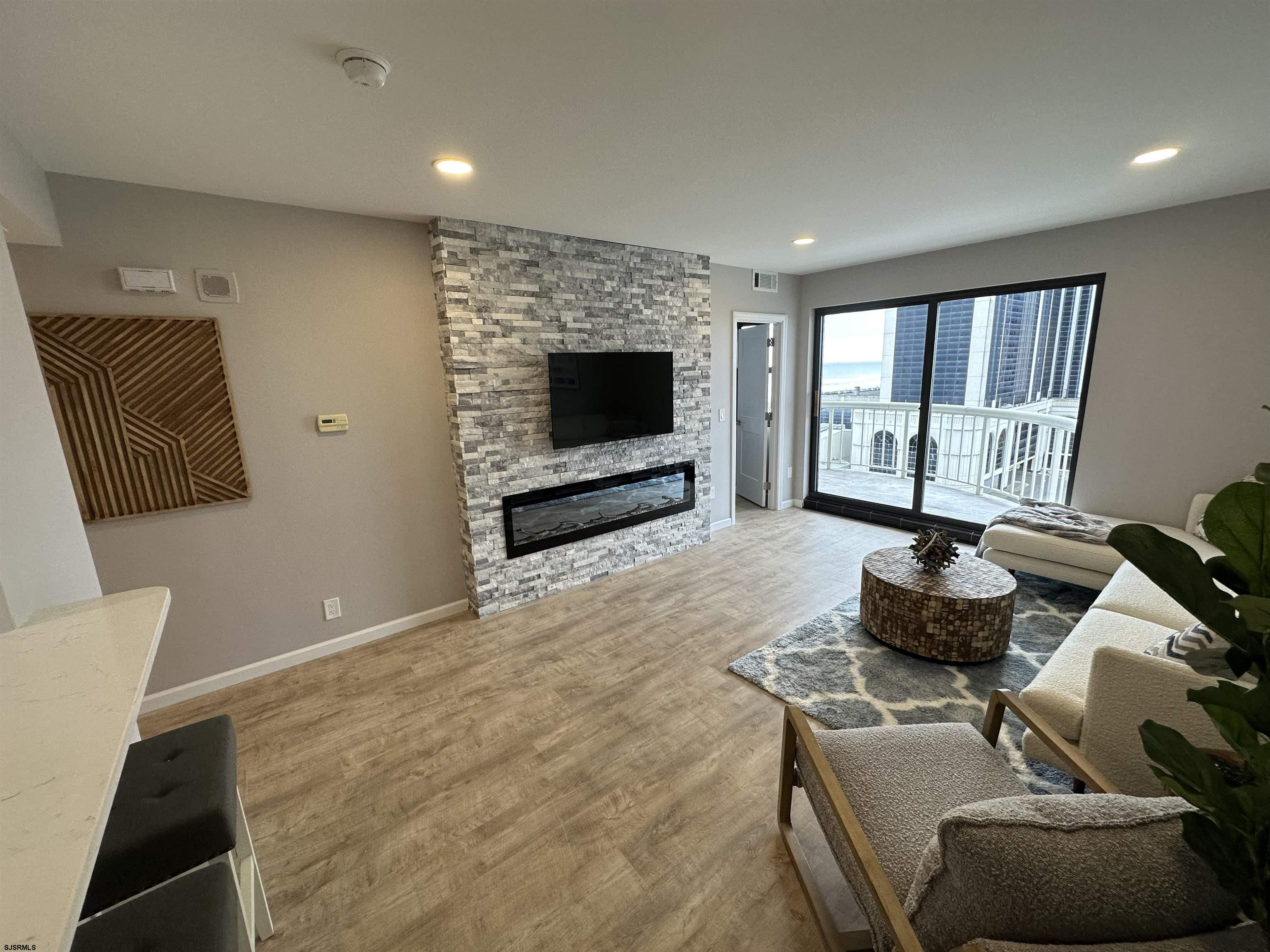 Atlantic City, New Jersey 08401, United States, 2 Bedrooms Bedrooms, ,2 BathroomsBathrooms,Residential,Active,207190