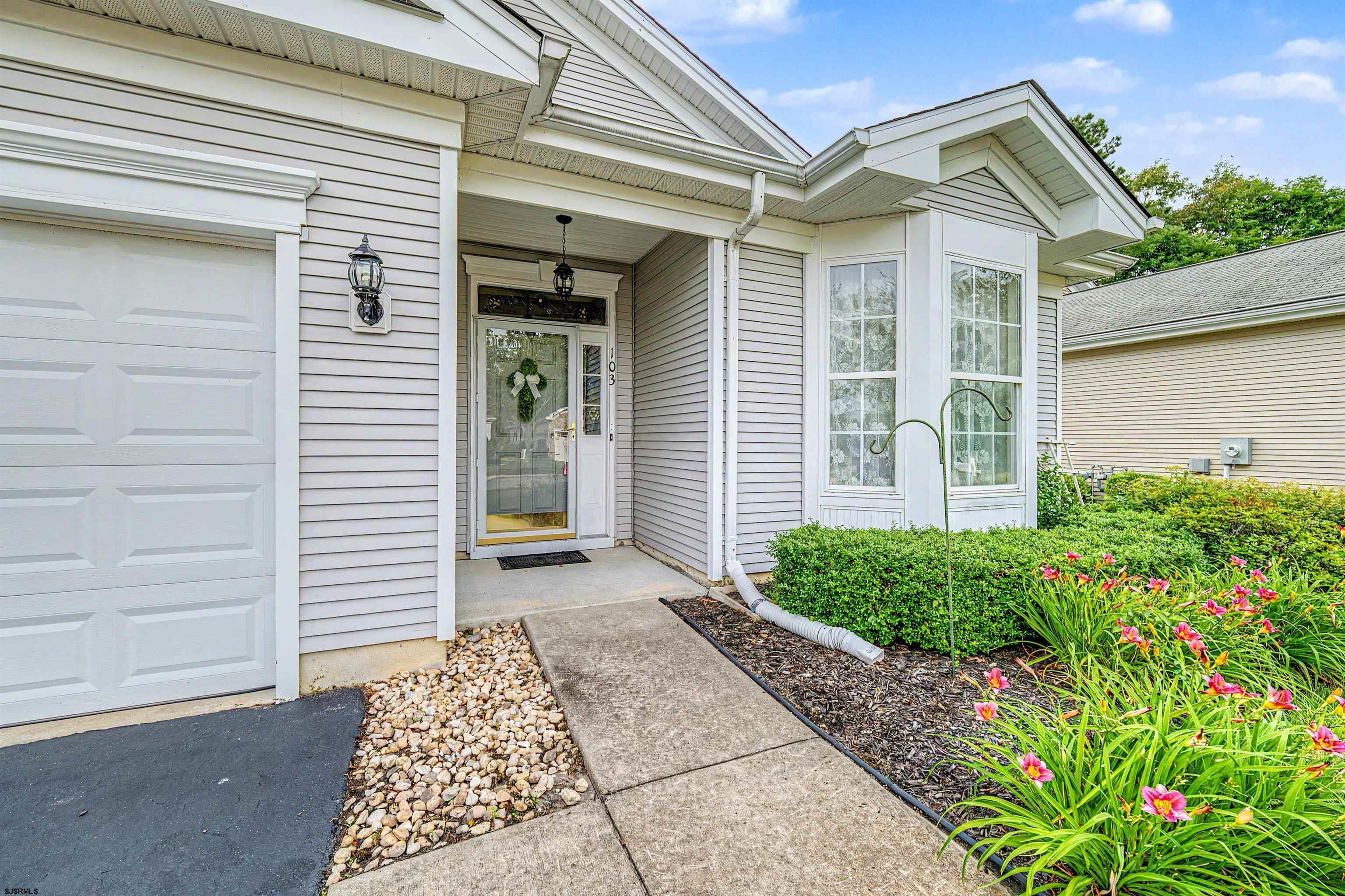 103 Oxford Ct