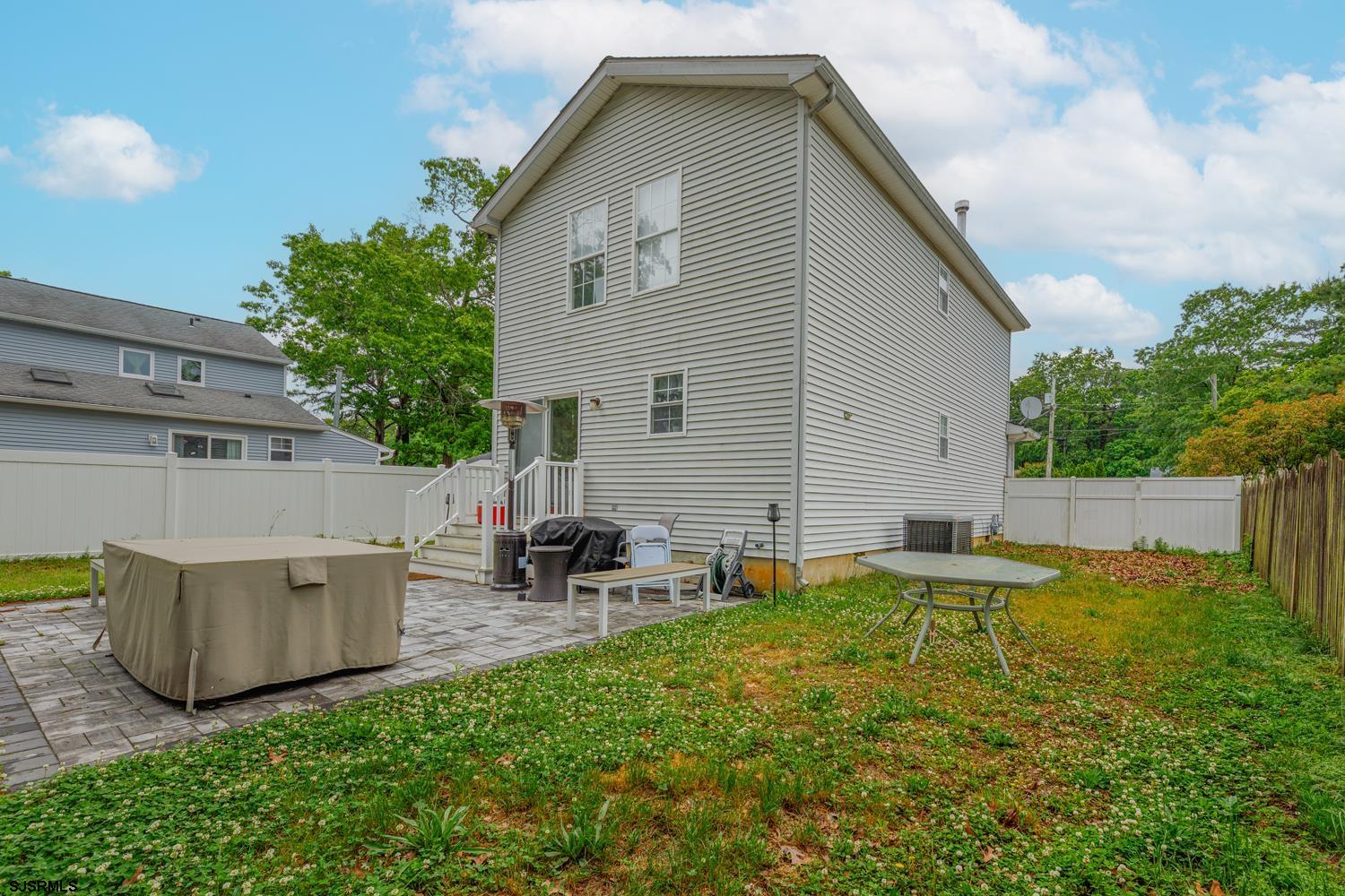 465 Poplar