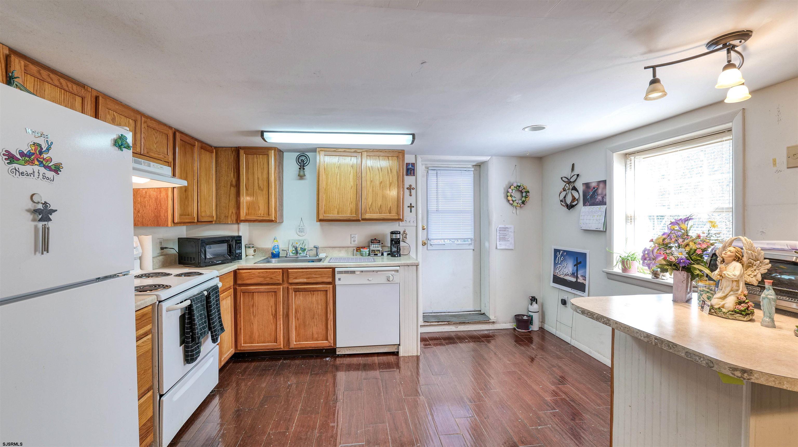 Ocean City, New Jersey 08226, United States, 9 Bedrooms Bedrooms, ,3 BathroomsBathrooms,Residential,Active,106736