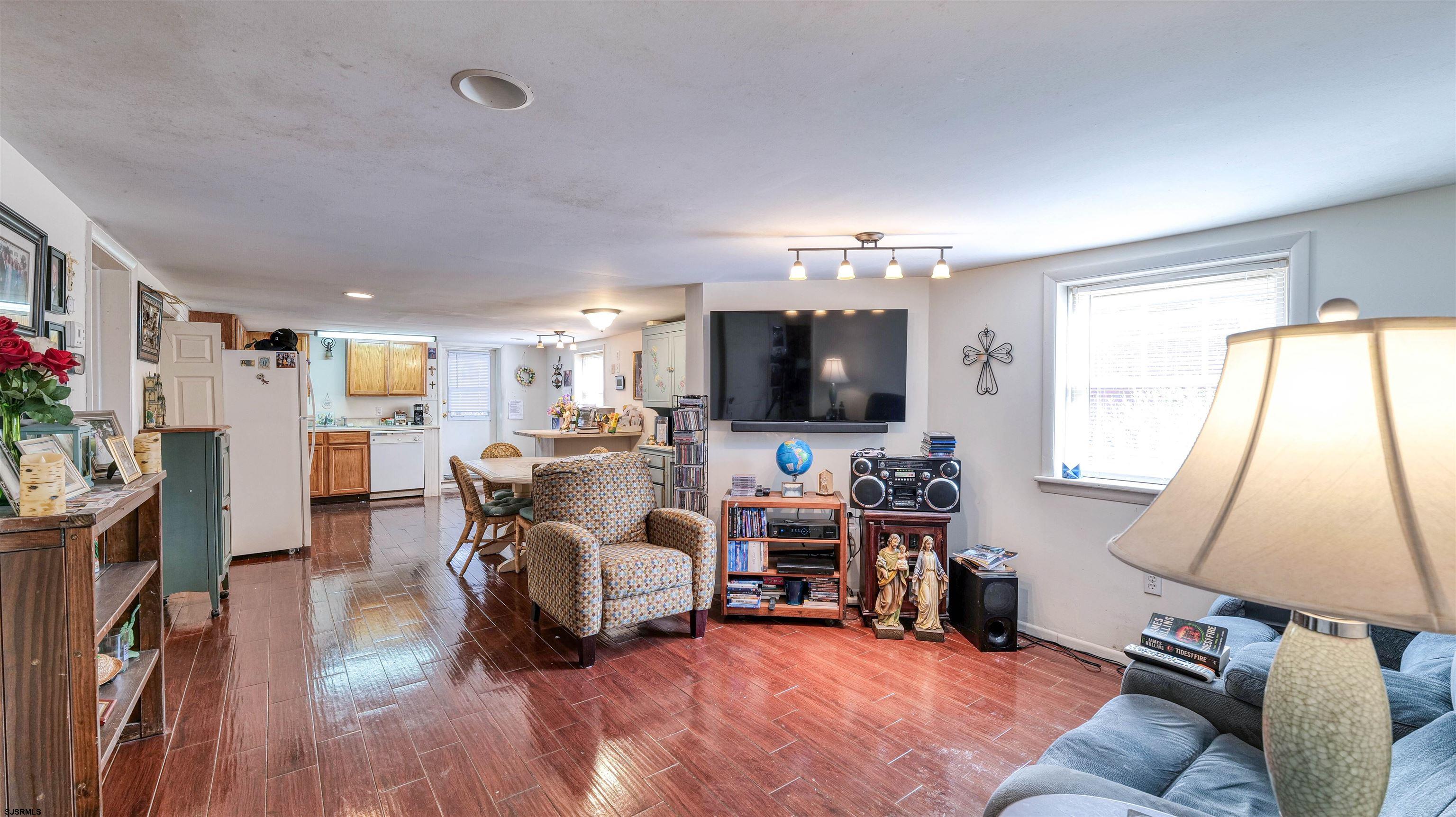 Ocean City, New Jersey 08226, United States, 9 Bedrooms Bedrooms, ,3 BathroomsBathrooms,Residential,Active,106736