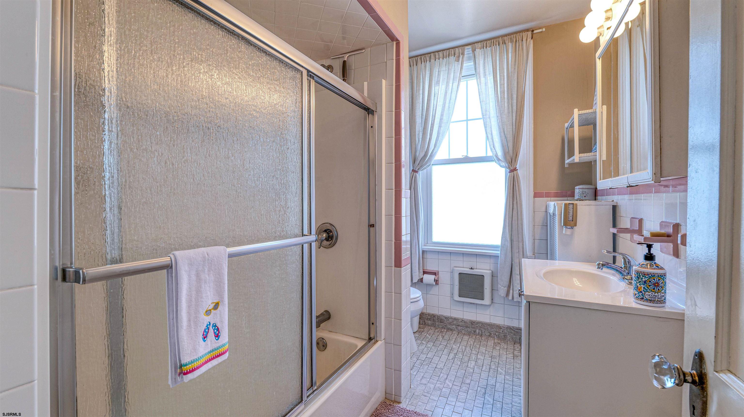 Ocean City, New Jersey 08226, United States, 9 Bedrooms Bedrooms, ,3 BathroomsBathrooms,Residential,Active,106736