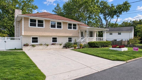 Homes For Sale - 102 Myrtle Ave<br/> Atlantic County, Linwood, NJ 08221