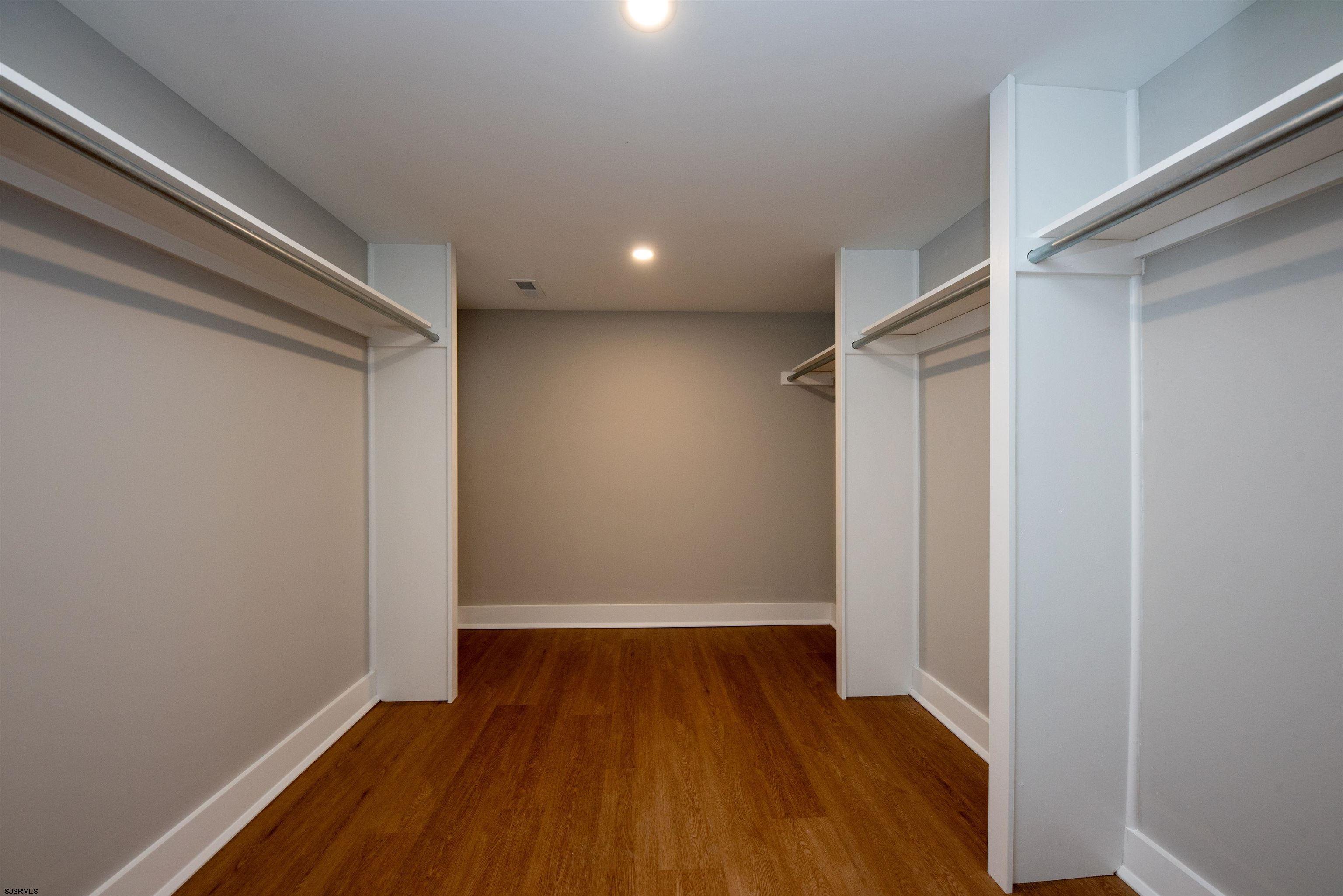 Tuckahoe, New Jersey 08270, United States, 4 Bedrooms Bedrooms, ,3 BathroomsBathrooms,Residential,Pending,14525