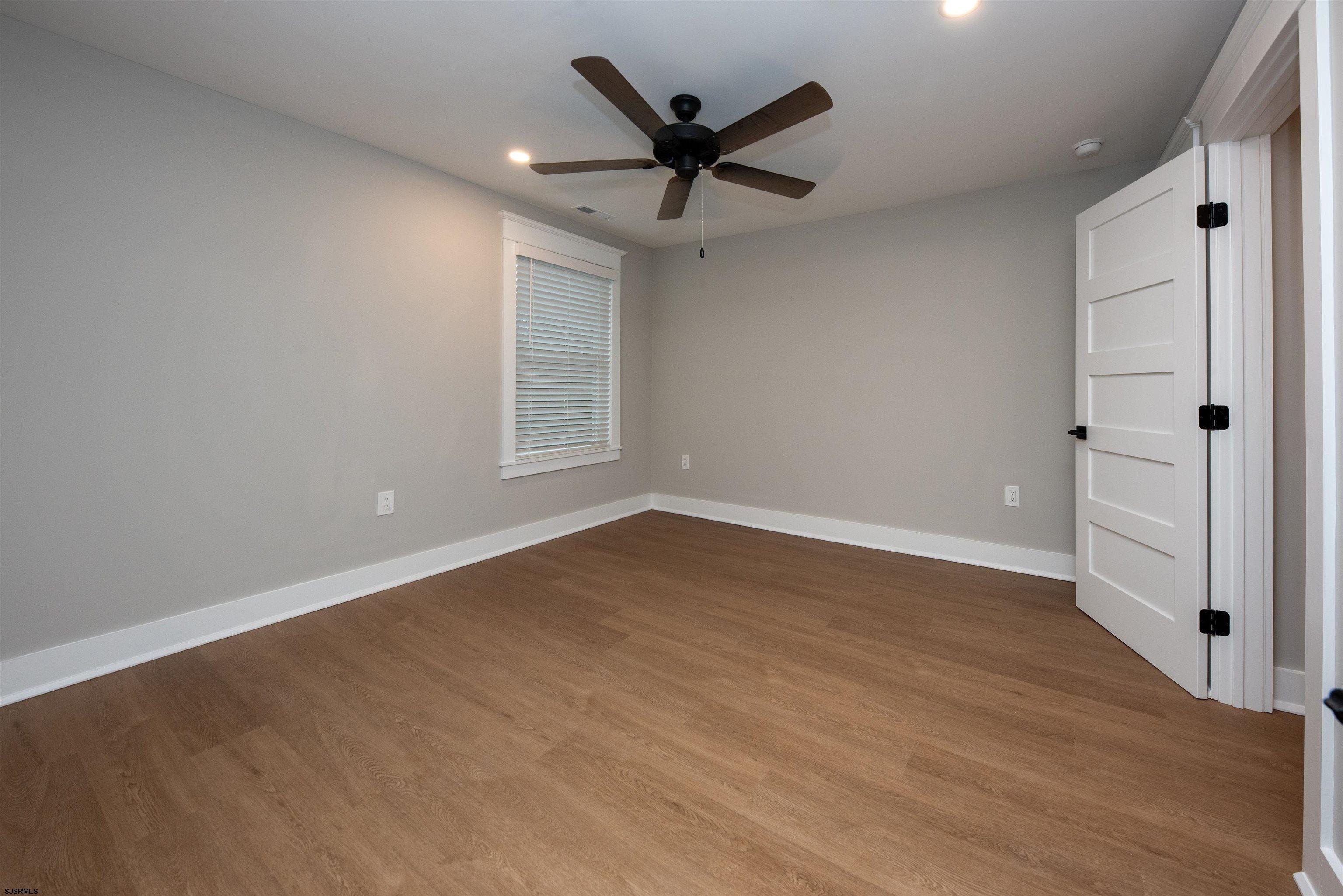 Tuckahoe, New Jersey 08270, United States, 4 Bedrooms Bedrooms, ,3 BathroomsBathrooms,Residential,Pending,14525