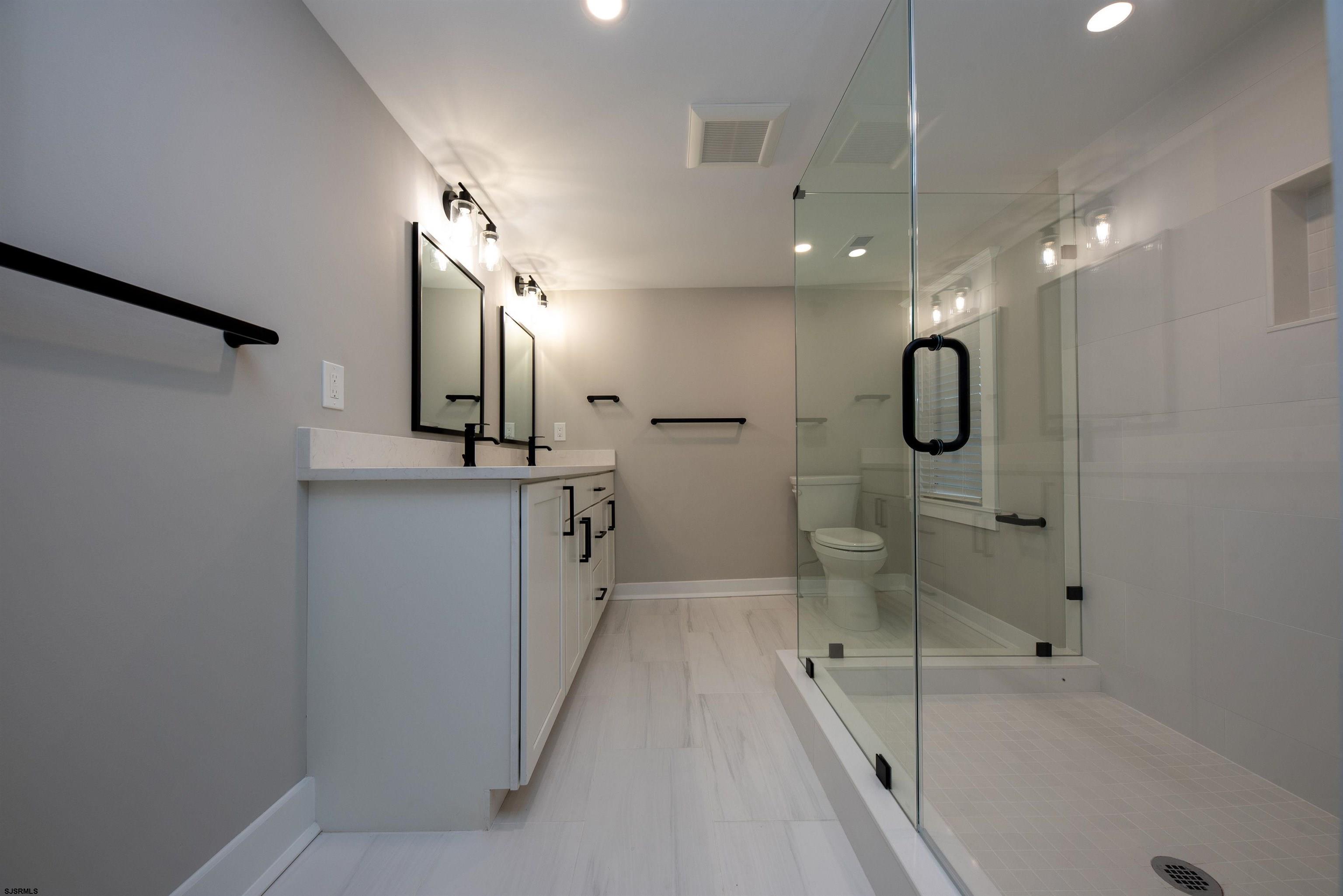 Tuckahoe, New Jersey 08270, United States, 4 Bedrooms Bedrooms, ,3 BathroomsBathrooms,Residential,Pending,14525