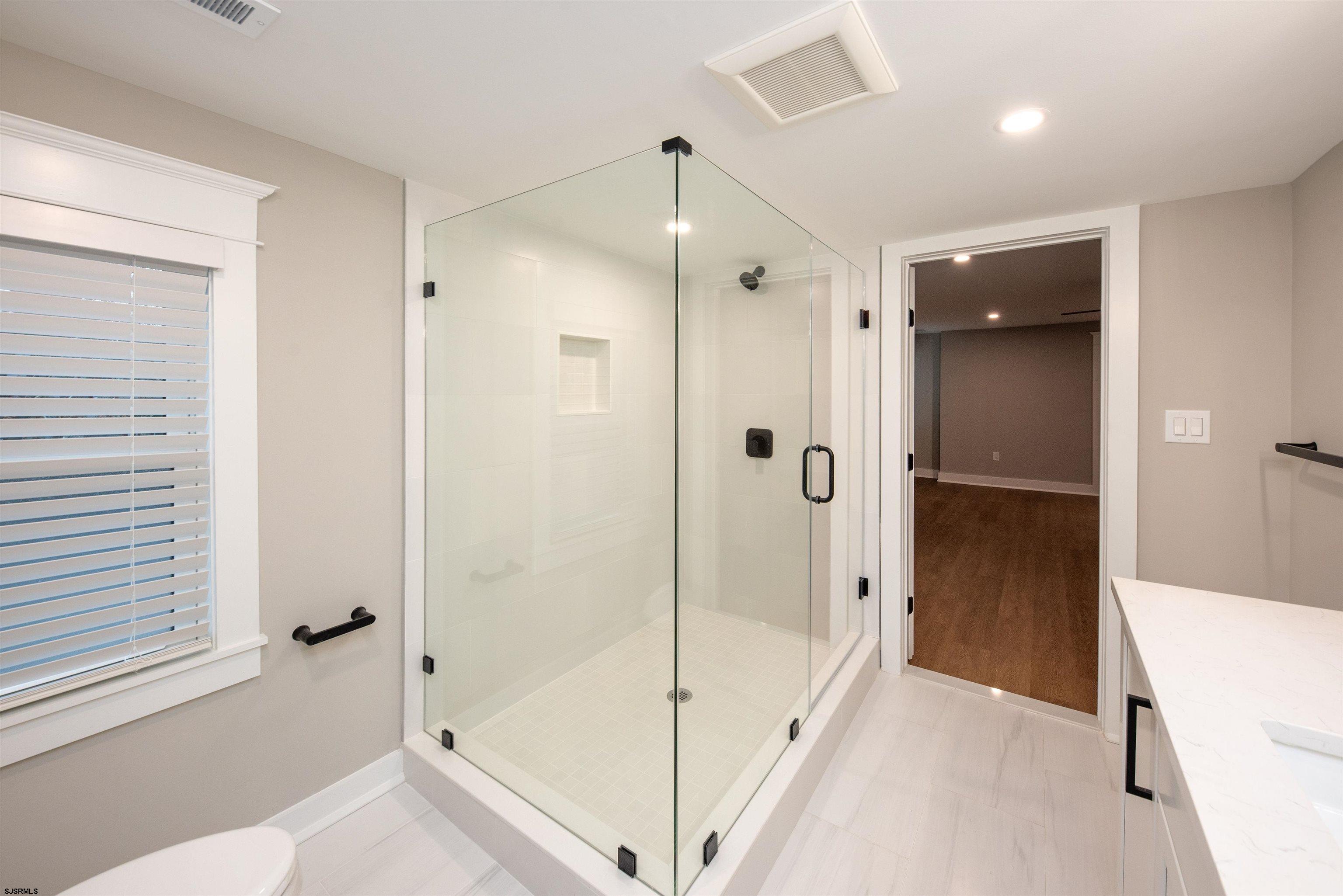 Tuckahoe, New Jersey 08270, United States, 4 Bedrooms Bedrooms, ,3 BathroomsBathrooms,Residential,Pending,14525