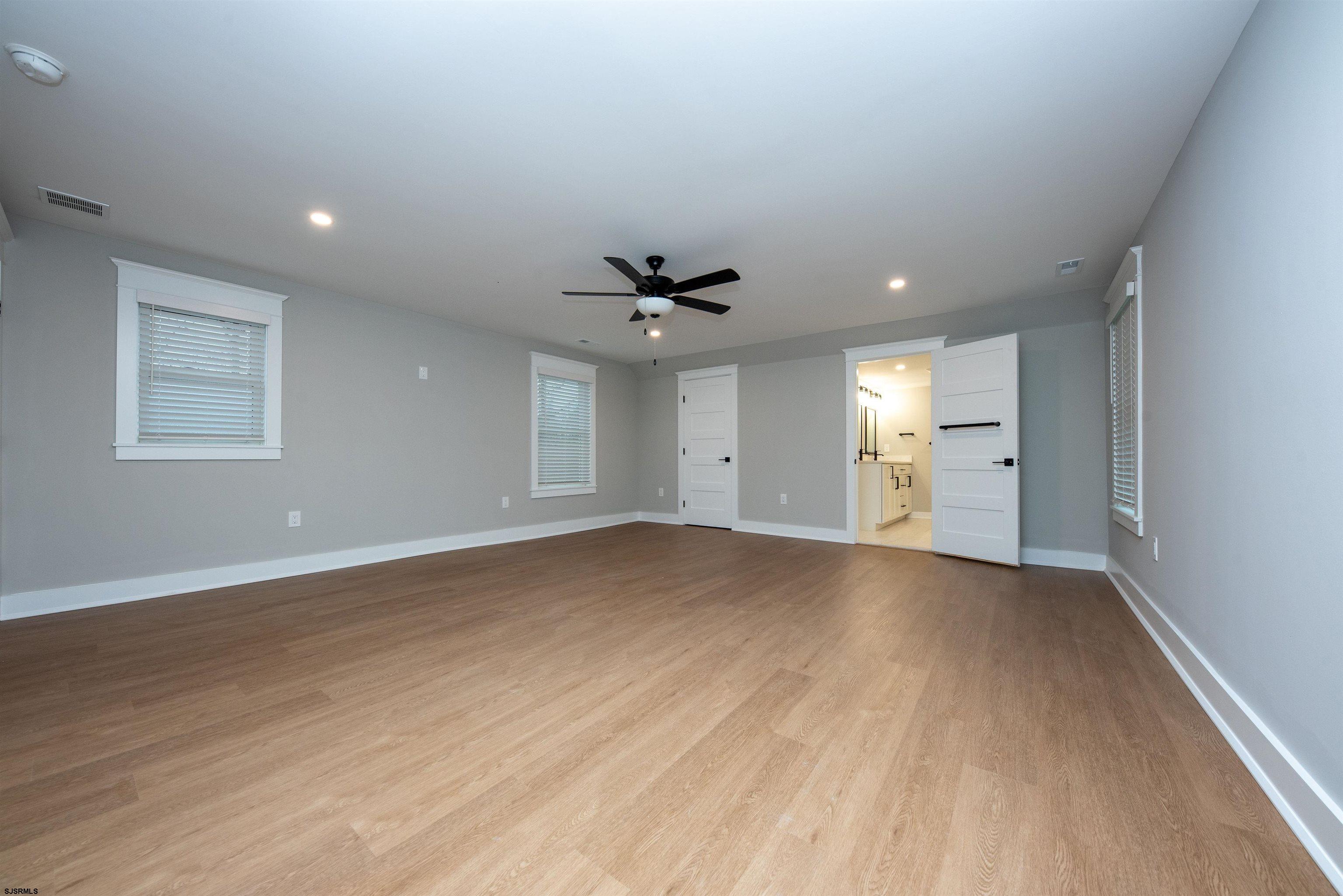 Tuckahoe, New Jersey 08270, United States, 4 Bedrooms Bedrooms, ,3 BathroomsBathrooms,Residential,Pending,14525