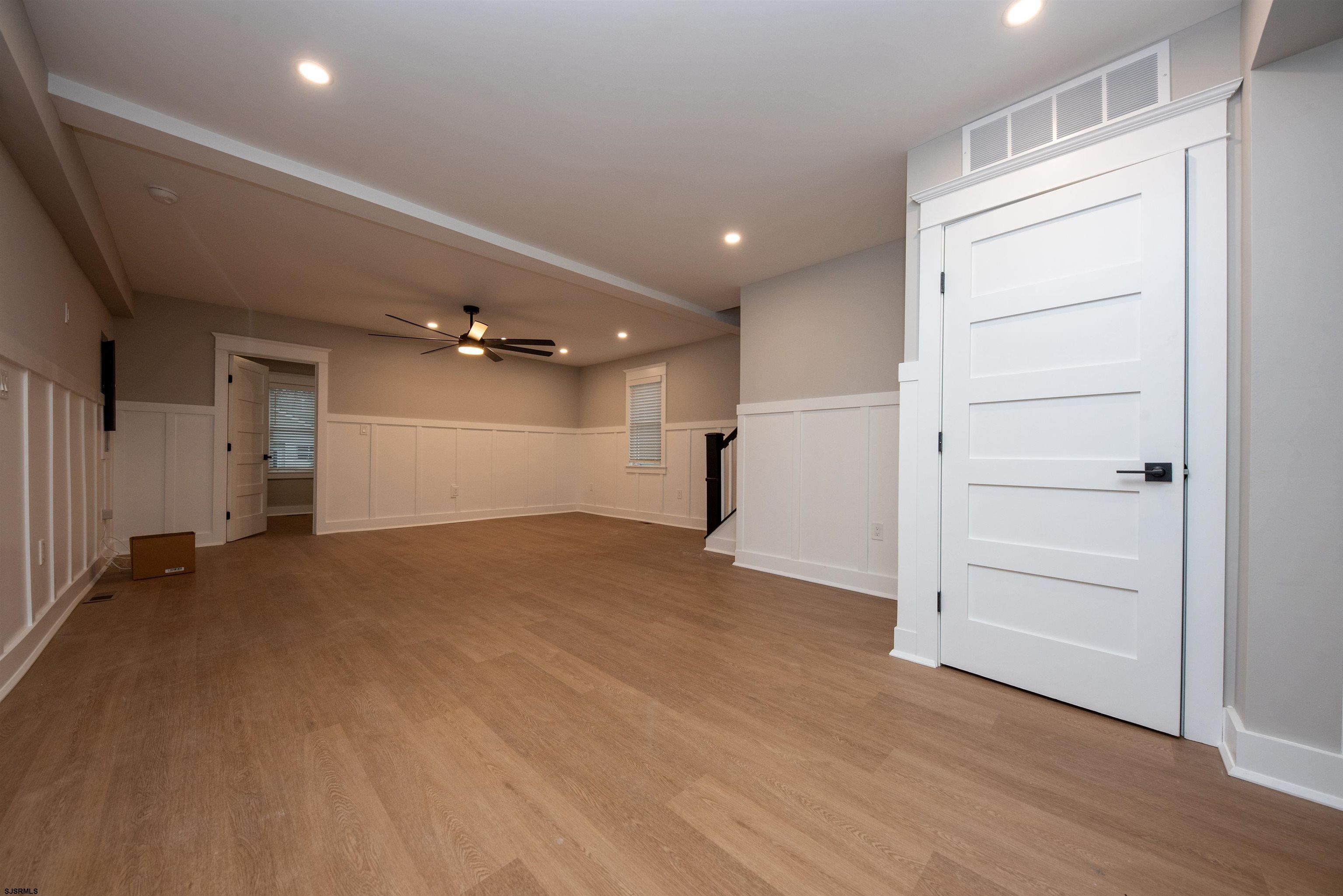 Tuckahoe, New Jersey 08270, United States, 4 Bedrooms Bedrooms, ,3 BathroomsBathrooms,Residential,Pending,14525