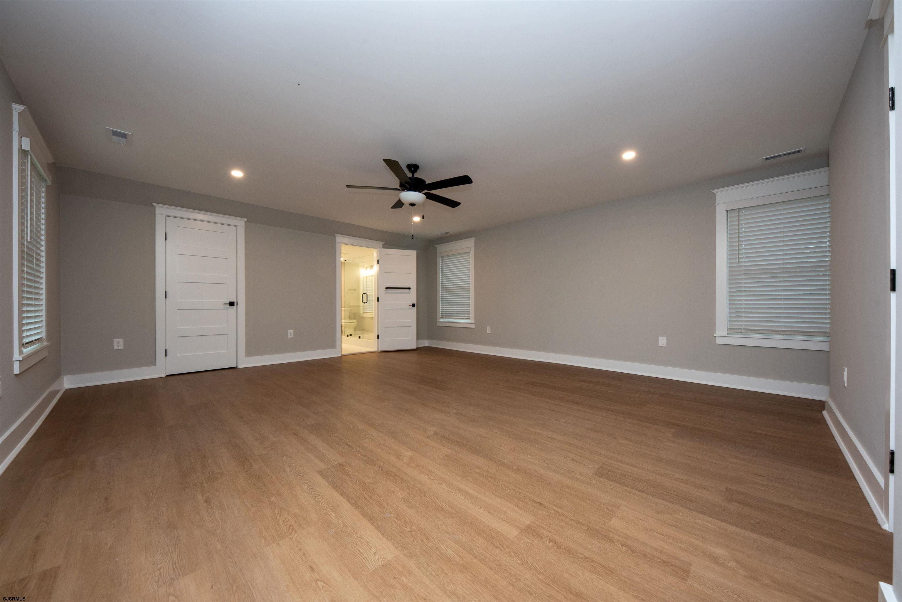 Tuckahoe, New Jersey 08270, United States, 4 Bedrooms Bedrooms, ,3 BathroomsBathrooms,Residential,Pending,14525