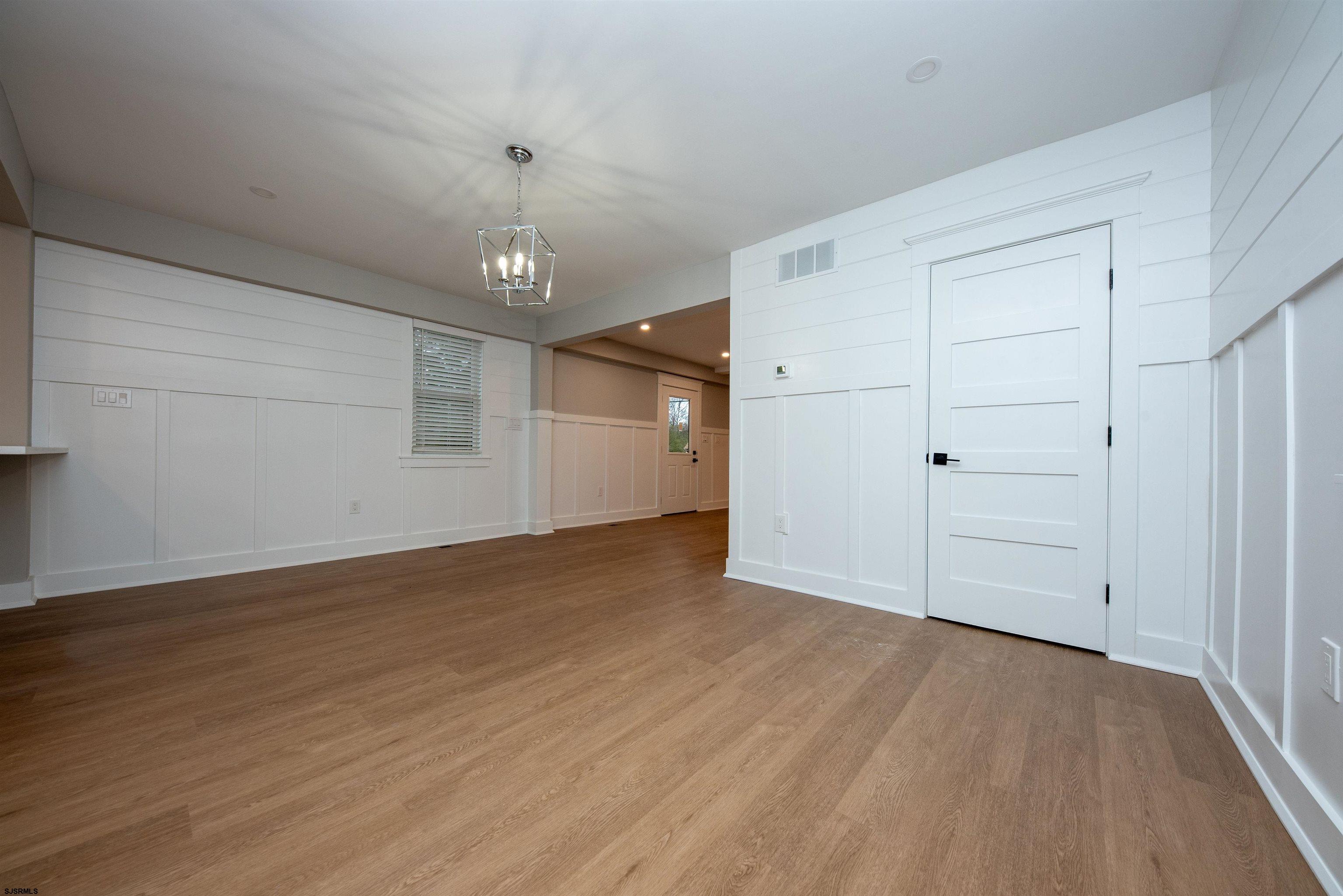 Tuckahoe, New Jersey 08270, United States, 4 Bedrooms Bedrooms, ,3 BathroomsBathrooms,Residential,Pending,14525