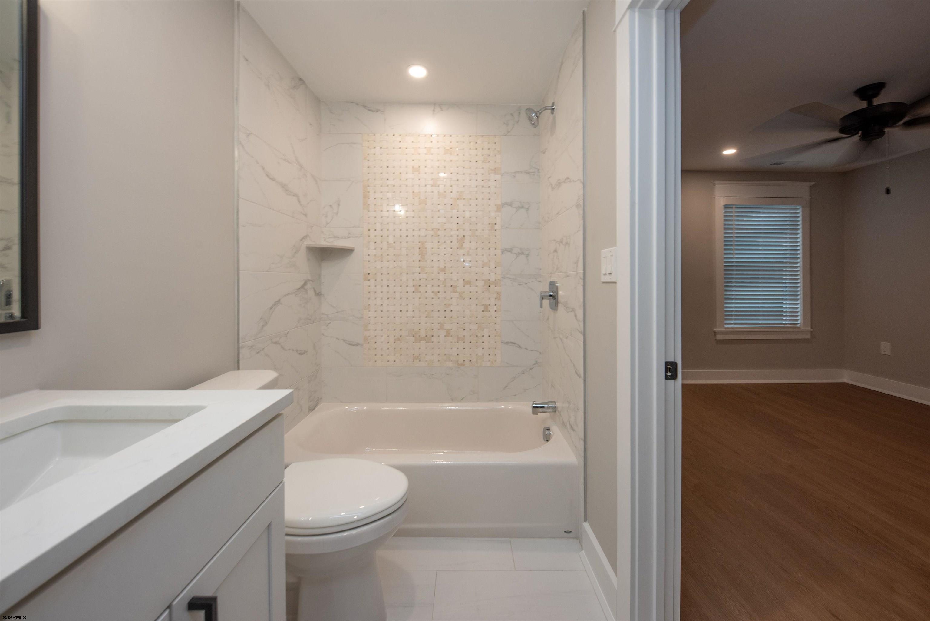 Tuckahoe, New Jersey 08270, United States, 4 Bedrooms Bedrooms, ,3 BathroomsBathrooms,Residential,Pending,14525