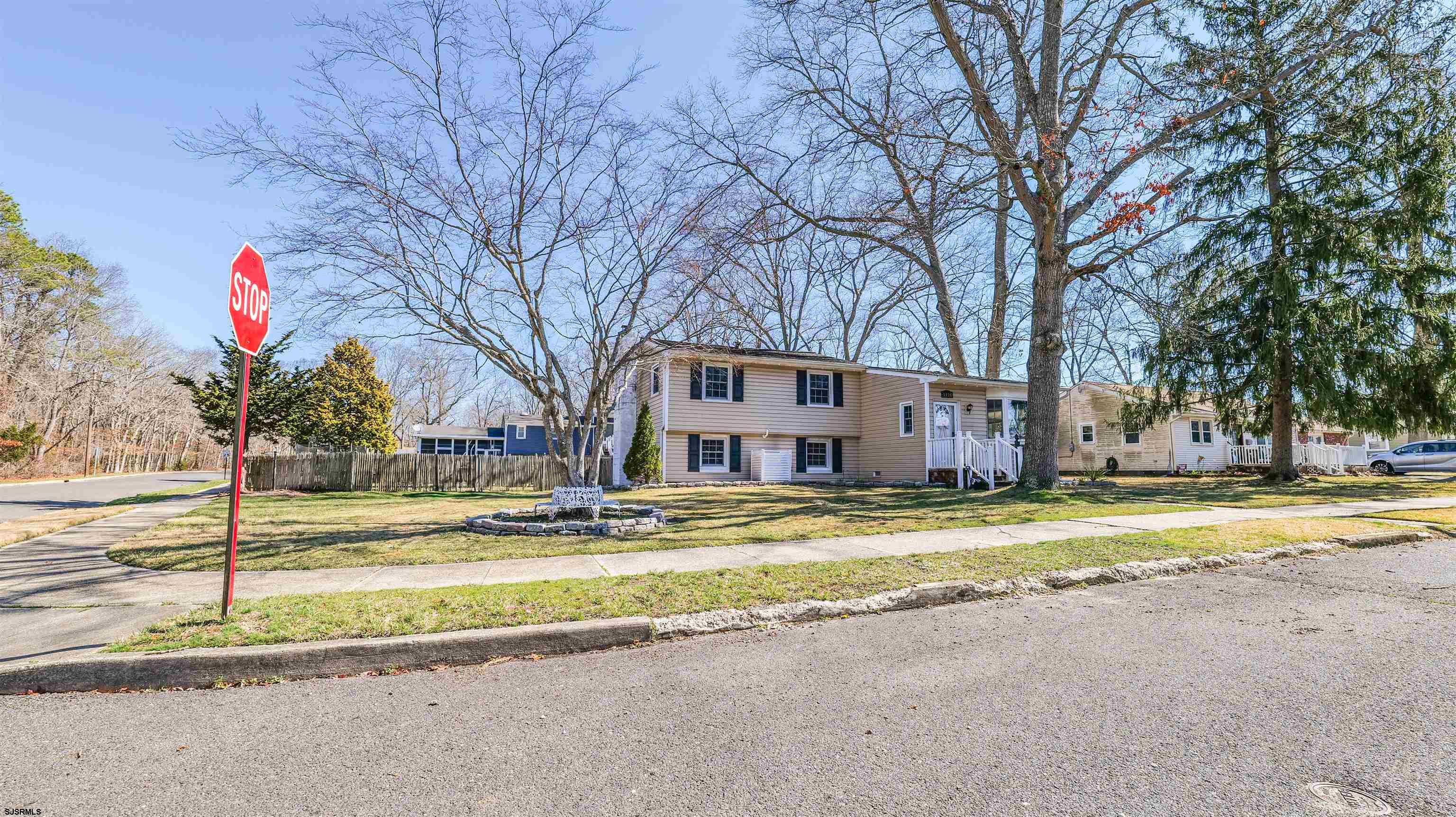 1110 Breakers Ave