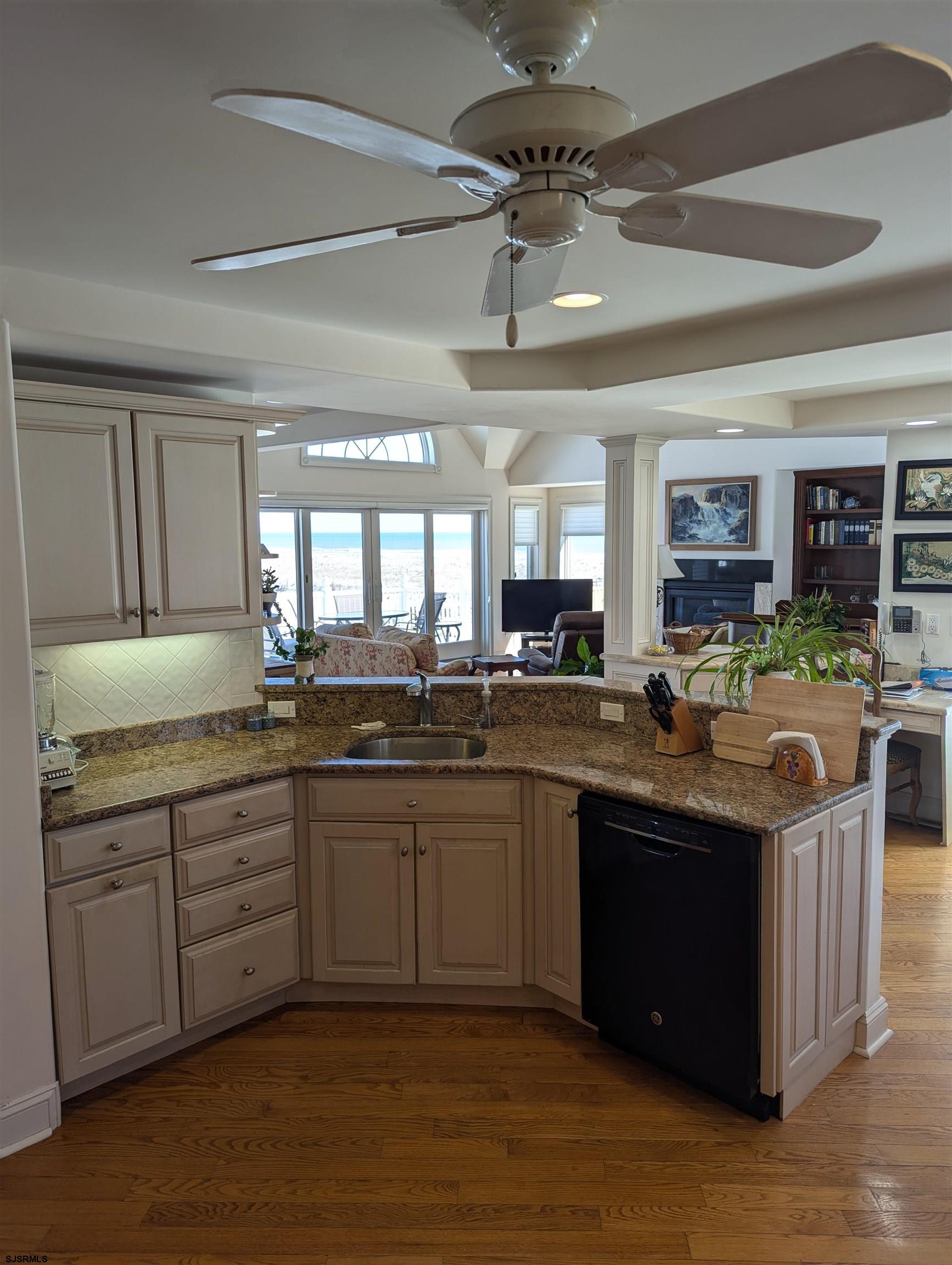 Longport, New Jersey 08403, United States, 3 Bedrooms Bedrooms, ,4 BathroomsBathrooms,Residential,Active,98538