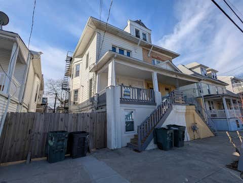 Apartment For Rent - 16 N Iowa Ave<br/> Atlantic City, NJ 08401