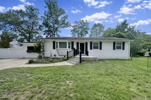 Photo of 109 Fernwood Terrace, Williamstown, NJ 08094 (MLS # 609748)