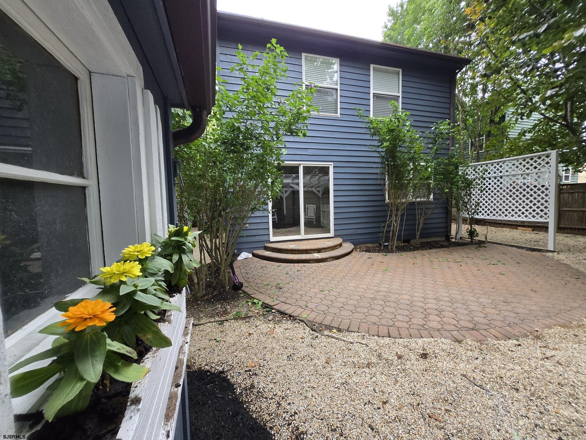 126 Constitution - Photo 3