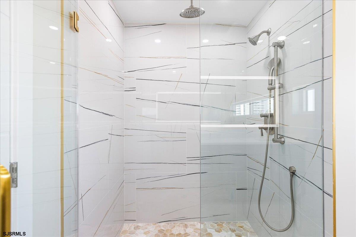 Ventnor, New Jersey 08406, United States, 4 Bedrooms Bedrooms, ,5 BathroomsBathrooms,Residential,Active,166106