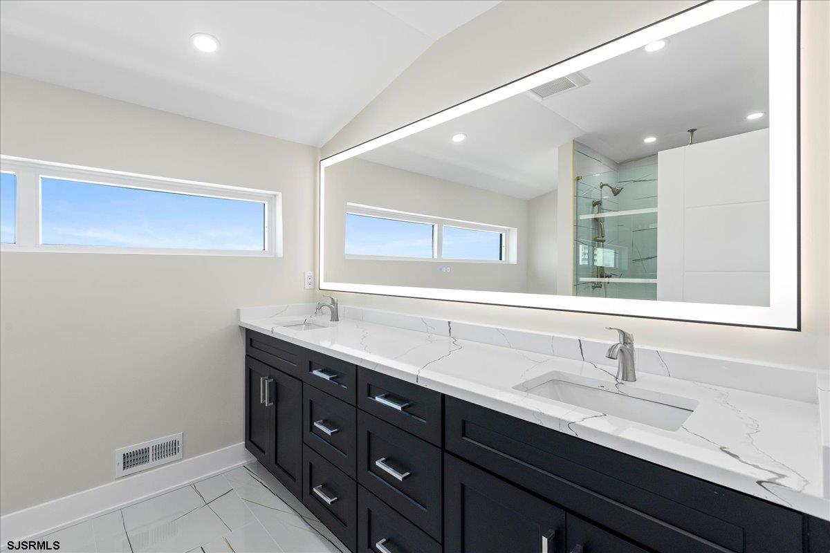 Ventnor, New Jersey 08406, United States, 4 Bedrooms Bedrooms, ,5 BathroomsBathrooms,Residential,Active,166106