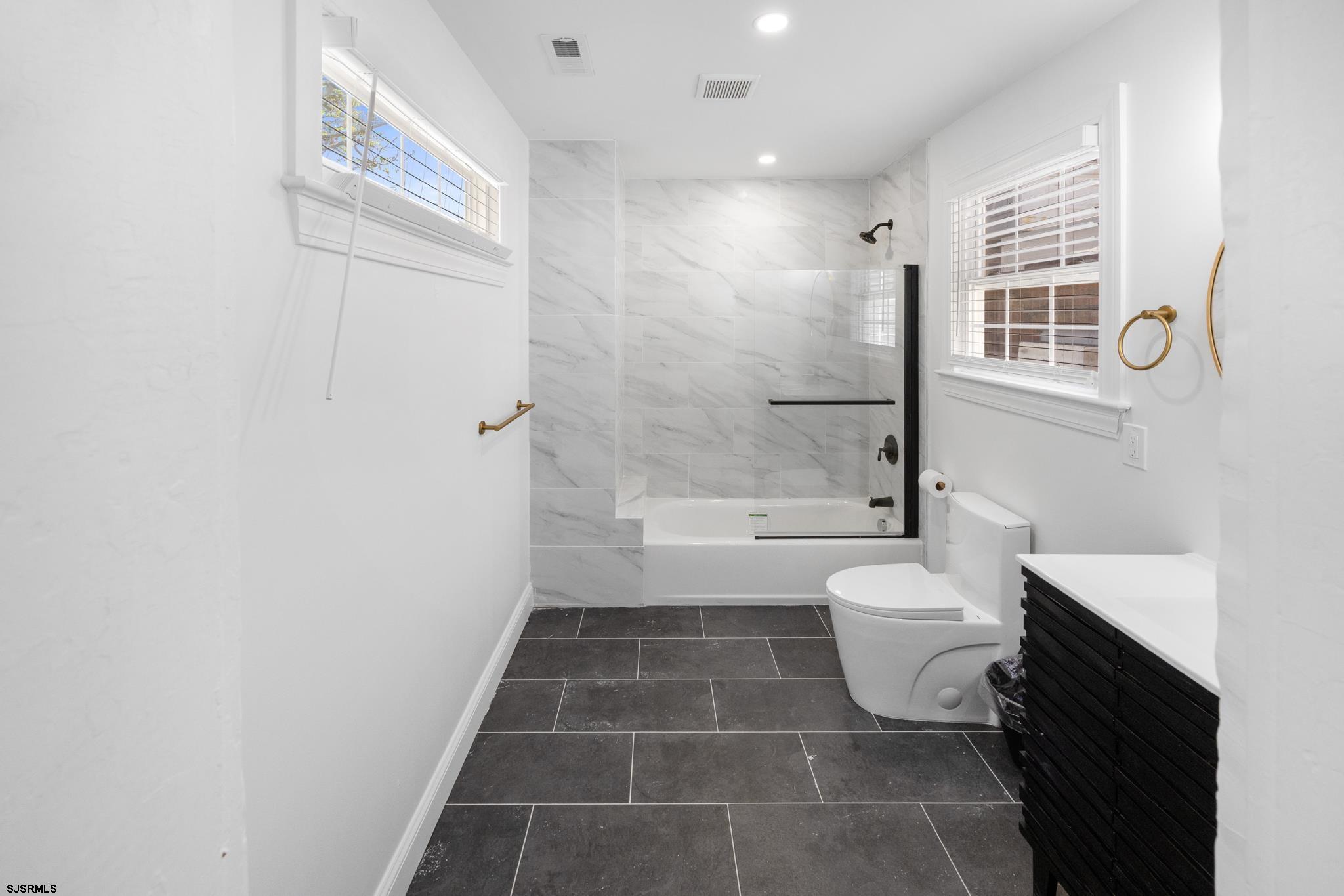 Atlantic City, New Jersey 08401, United States, 5 Bedrooms Bedrooms, ,5 BathroomsBathrooms,Residential,Active,158911