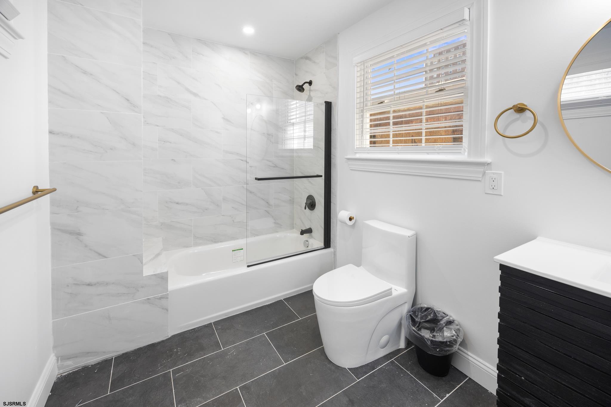 Atlantic City, New Jersey 08401, United States, 5 Bedrooms Bedrooms, ,5 BathroomsBathrooms,Residential,Active,158911