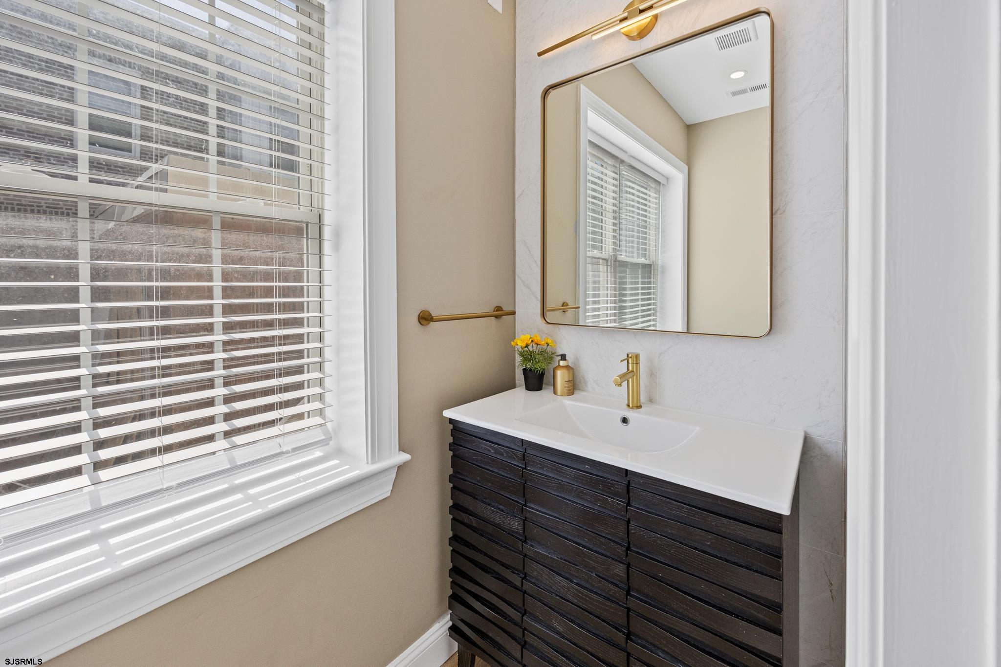 Atlantic City, New Jersey 08401, United States, 5 Bedrooms Bedrooms, ,5 BathroomsBathrooms,Residential,Active,158911