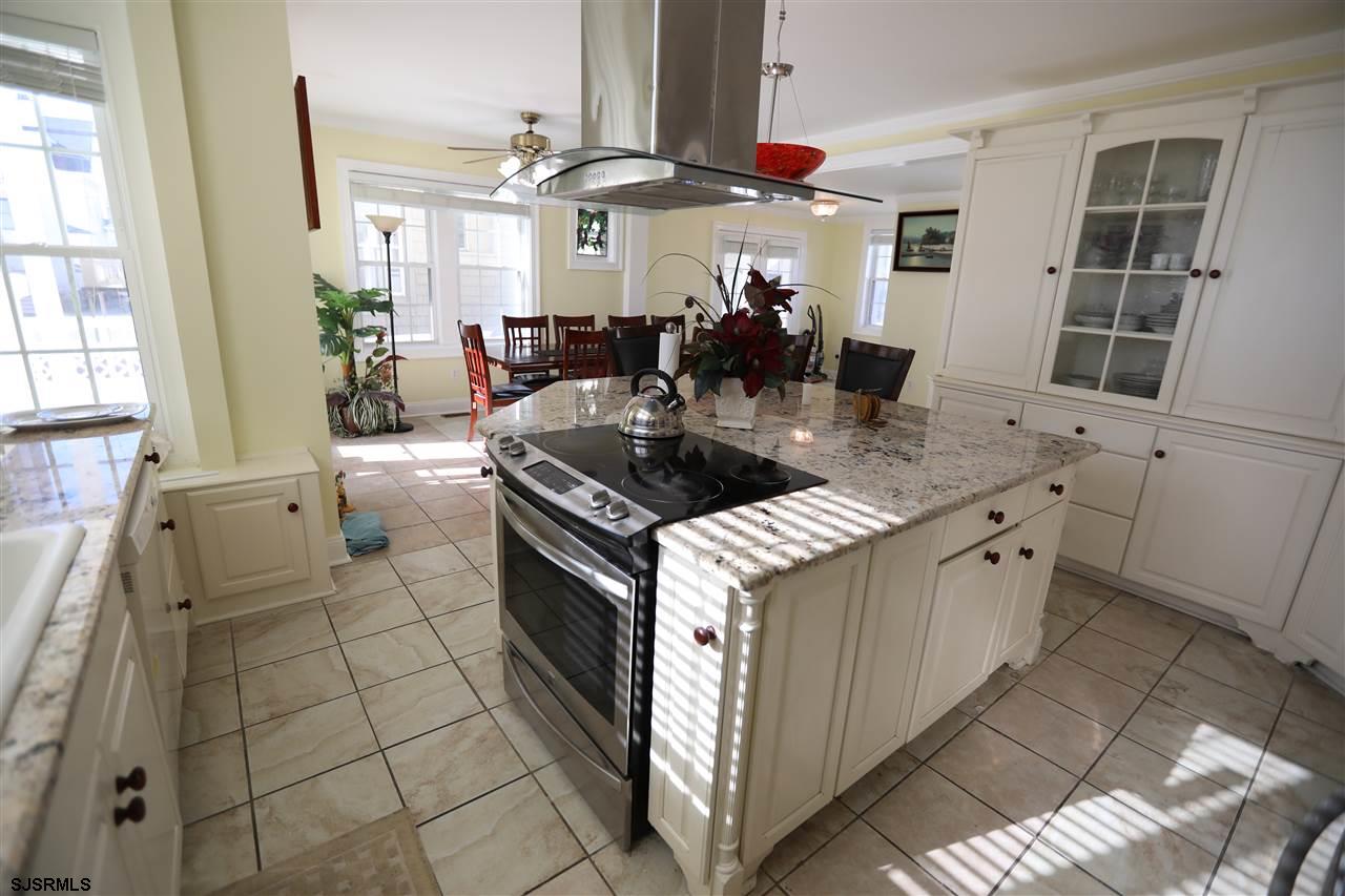 Ventnor, New Jersey 08406, United States, 5 Bedrooms Bedrooms, ,4 BathroomsBathrooms,Residential,Active,38875