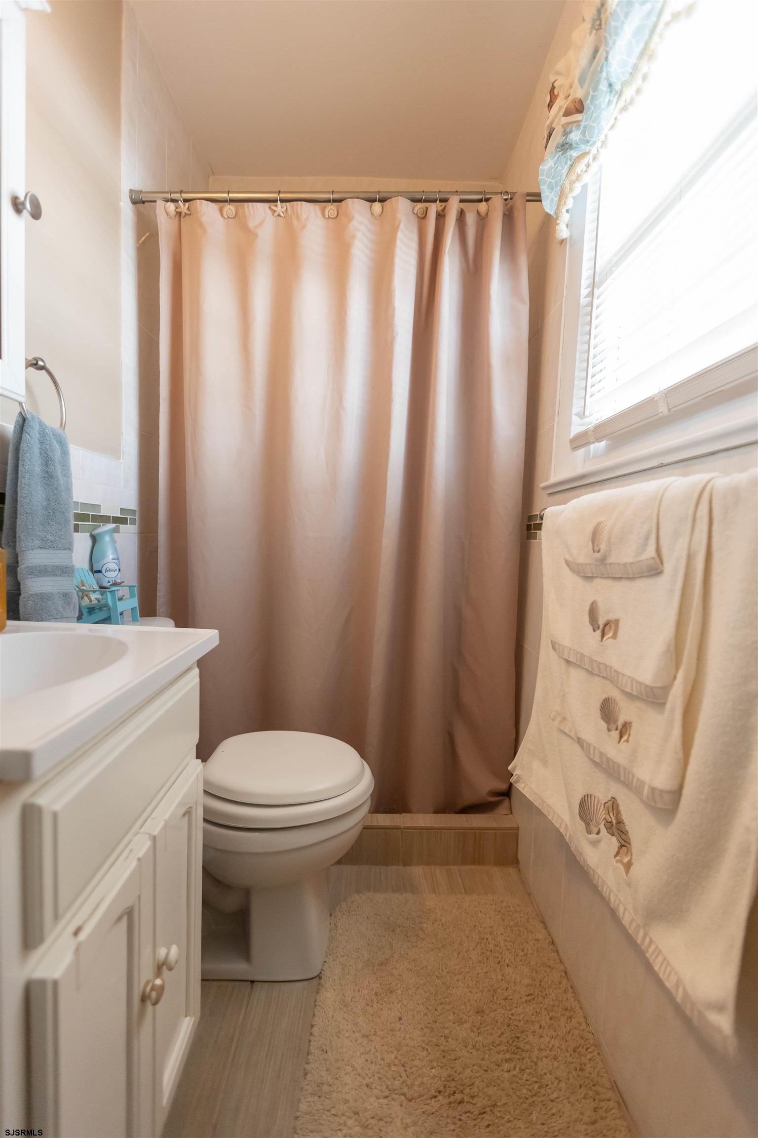 Pleasantville, New Jersey 08232, United States, 5 Bedrooms Bedrooms, ,5 BathroomsBathrooms,Residential,Active,131889