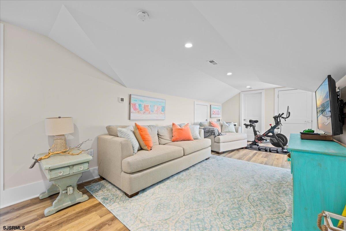 Margate, New Jersey 08402, United States, 6 Bedrooms Bedrooms, ,5 BathroomsBathrooms,Residential,Active,241630