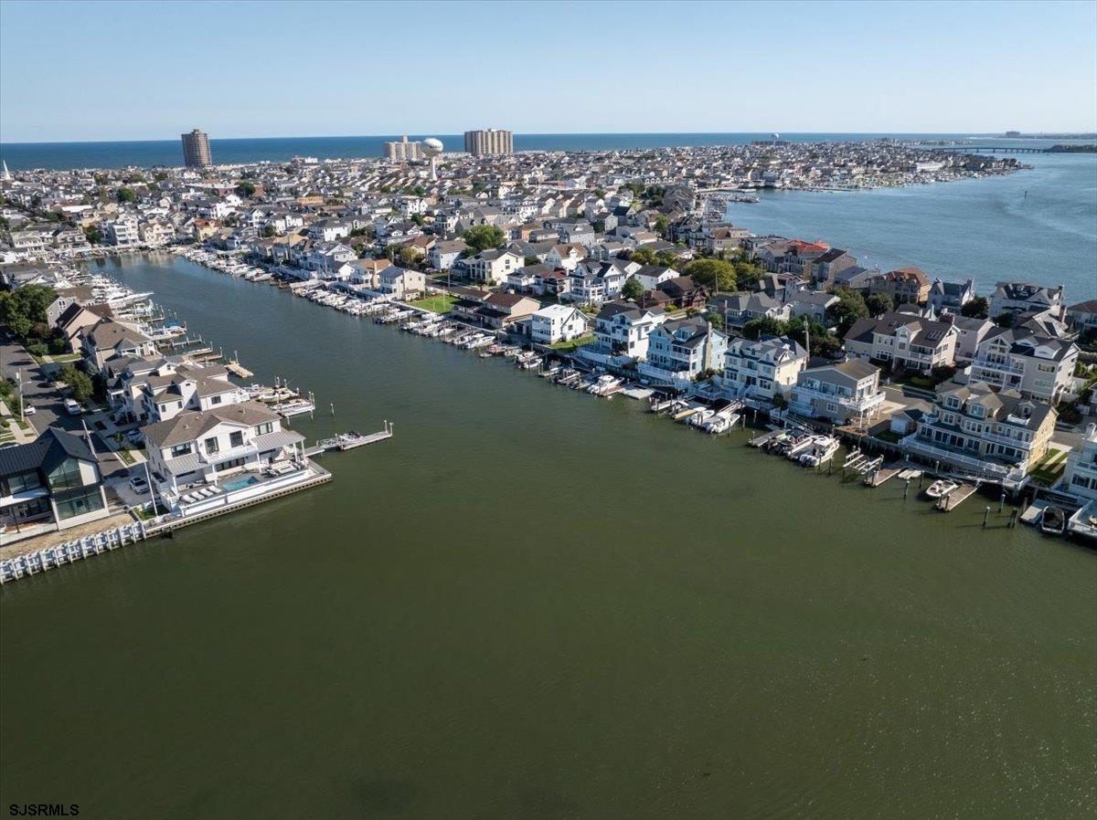 Margate, New Jersey 08402, United States, 6 Bedrooms Bedrooms, ,5 BathroomsBathrooms,Residential,Active,241630