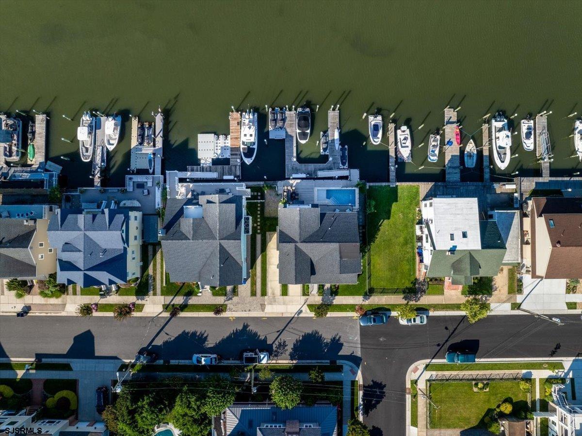 Margate, New Jersey 08402, United States, 6 Bedrooms Bedrooms, ,5 BathroomsBathrooms,Residential,Active,241630