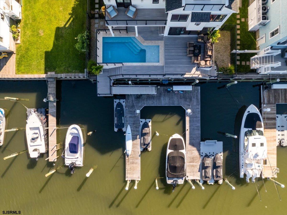 Margate, New Jersey 08402, United States, 6 Bedrooms Bedrooms, ,5 BathroomsBathrooms,Residential,Active,241630