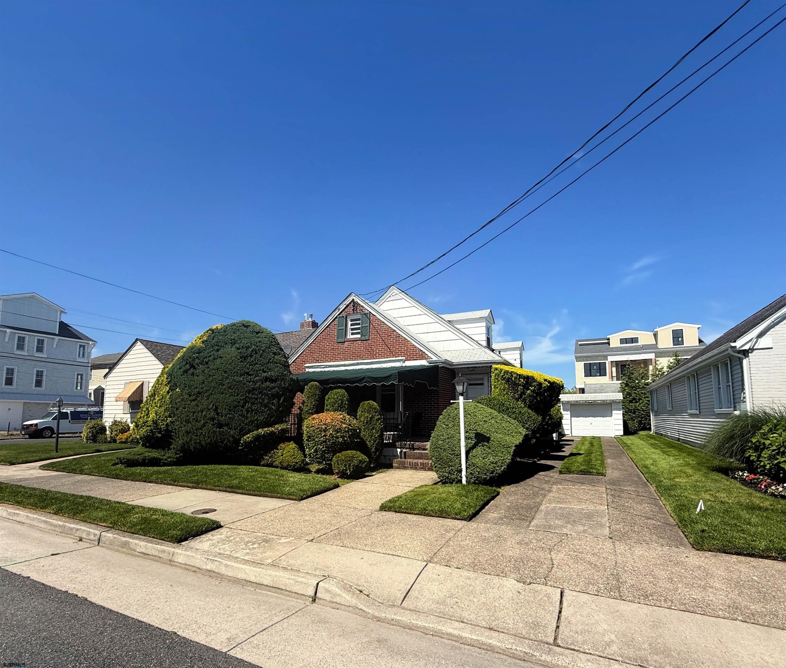 Photo 1 of 27 — 33 N Gladstone, Margate, NJ 08402