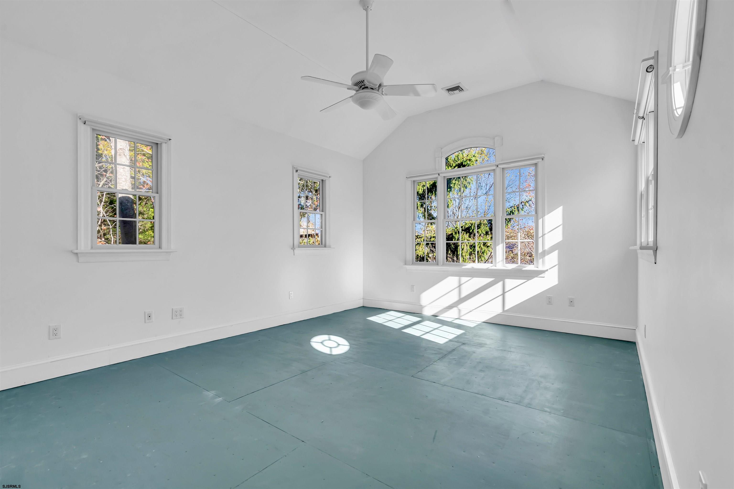 Egg Harbor Township, New Jersey 08234, United States, 5 Bedrooms Bedrooms, ,4 BathroomsBathrooms,Residential,Pending,32572