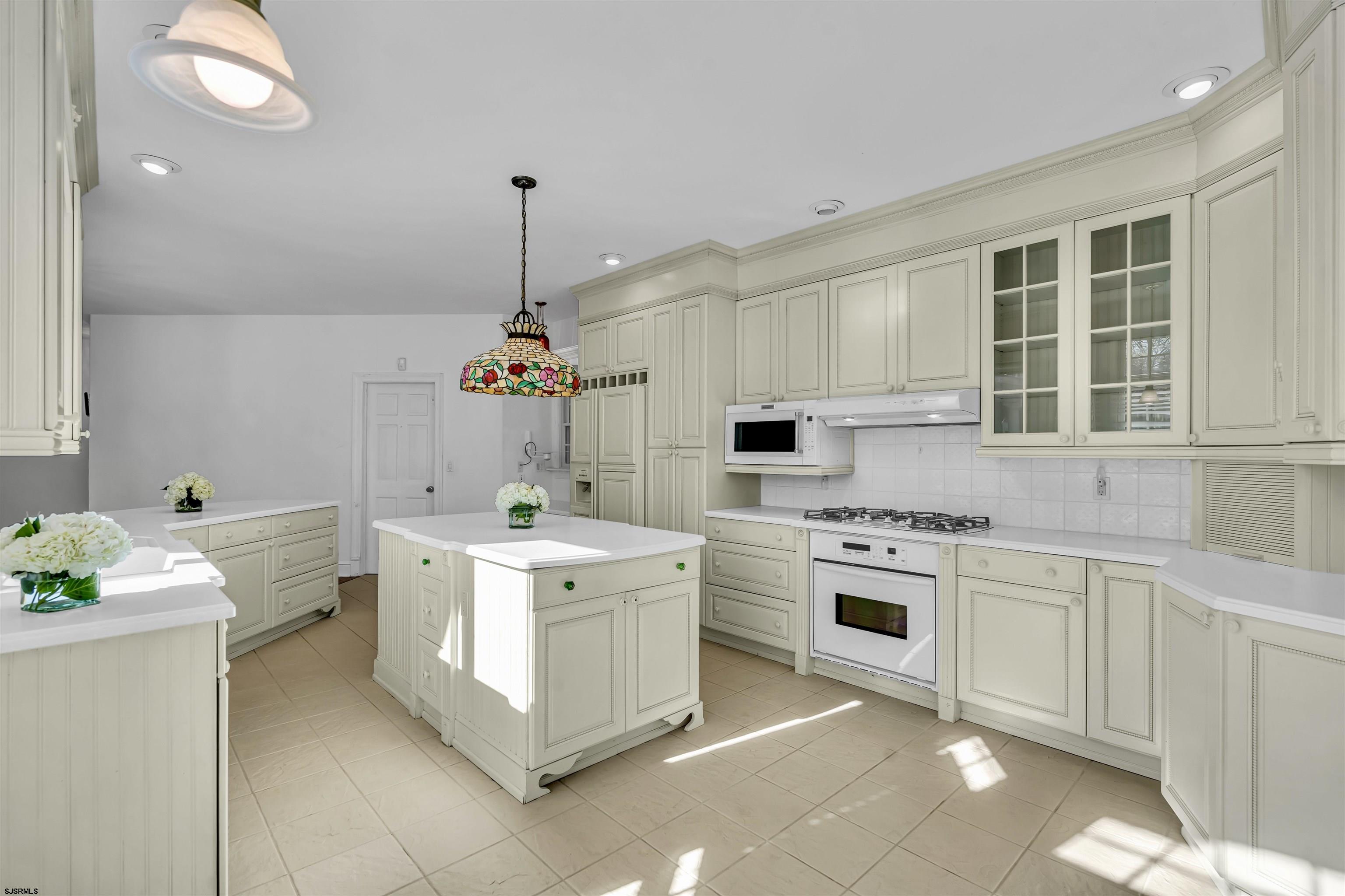 Egg Harbor Township, New Jersey 08234, United States, 5 Bedrooms Bedrooms, ,4 BathroomsBathrooms,Residential,Pending,32572