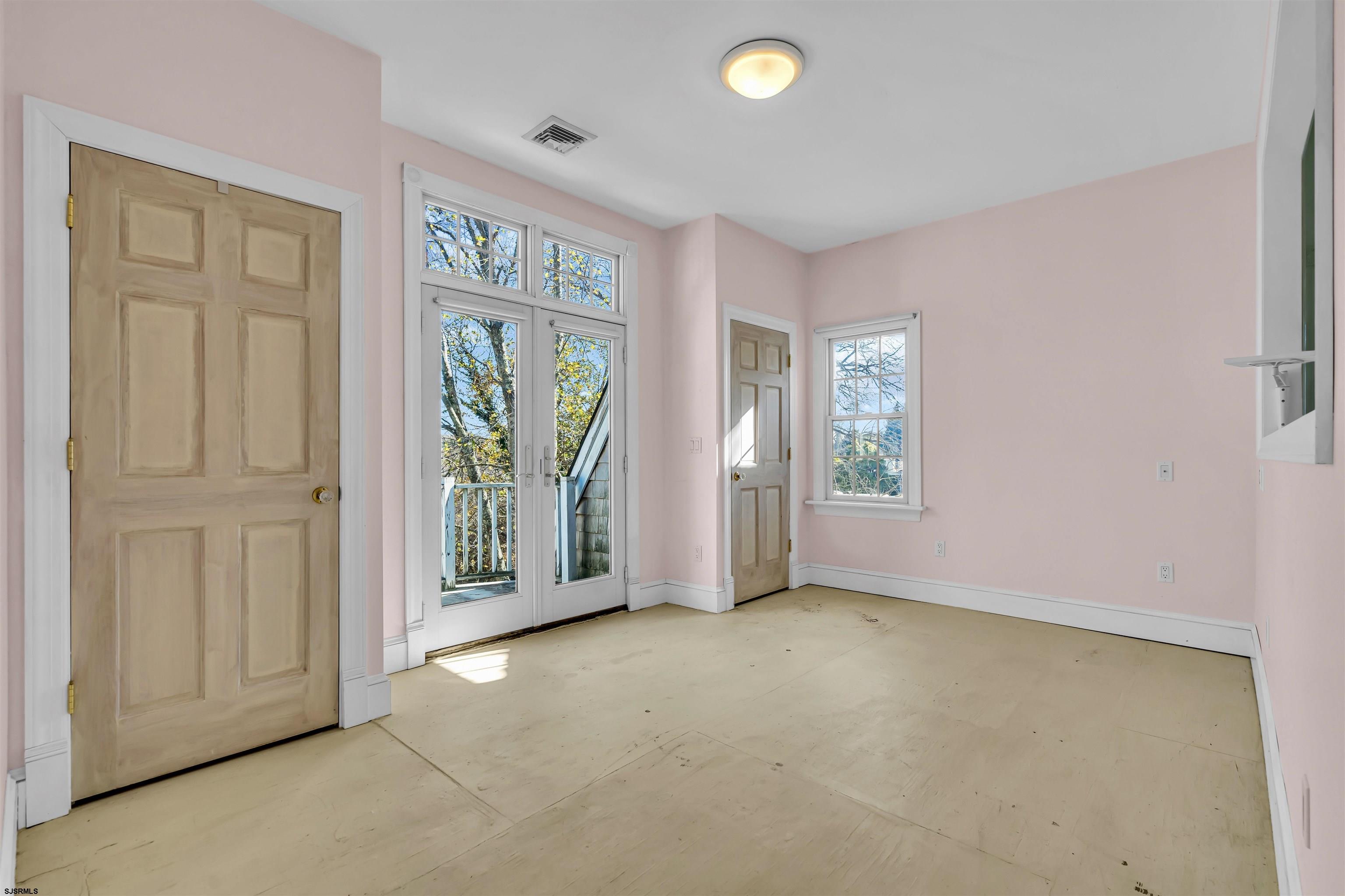 Egg Harbor Township, New Jersey 08234, United States, 5 Bedrooms Bedrooms, ,4 BathroomsBathrooms,Residential,Pending,32572