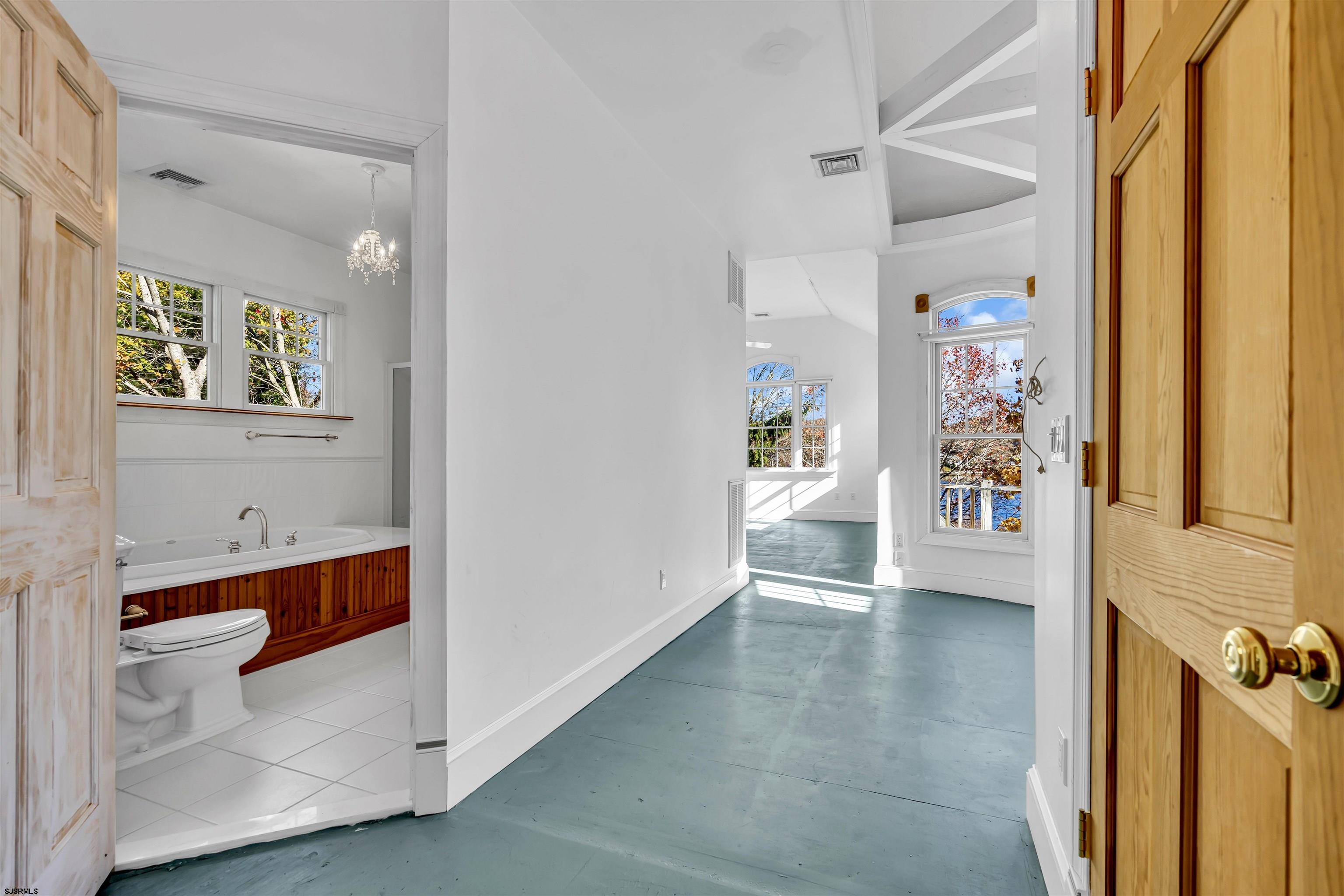 Egg Harbor Township, New Jersey 08234, United States, 5 Bedrooms Bedrooms, ,4 BathroomsBathrooms,Residential,Pending,32572