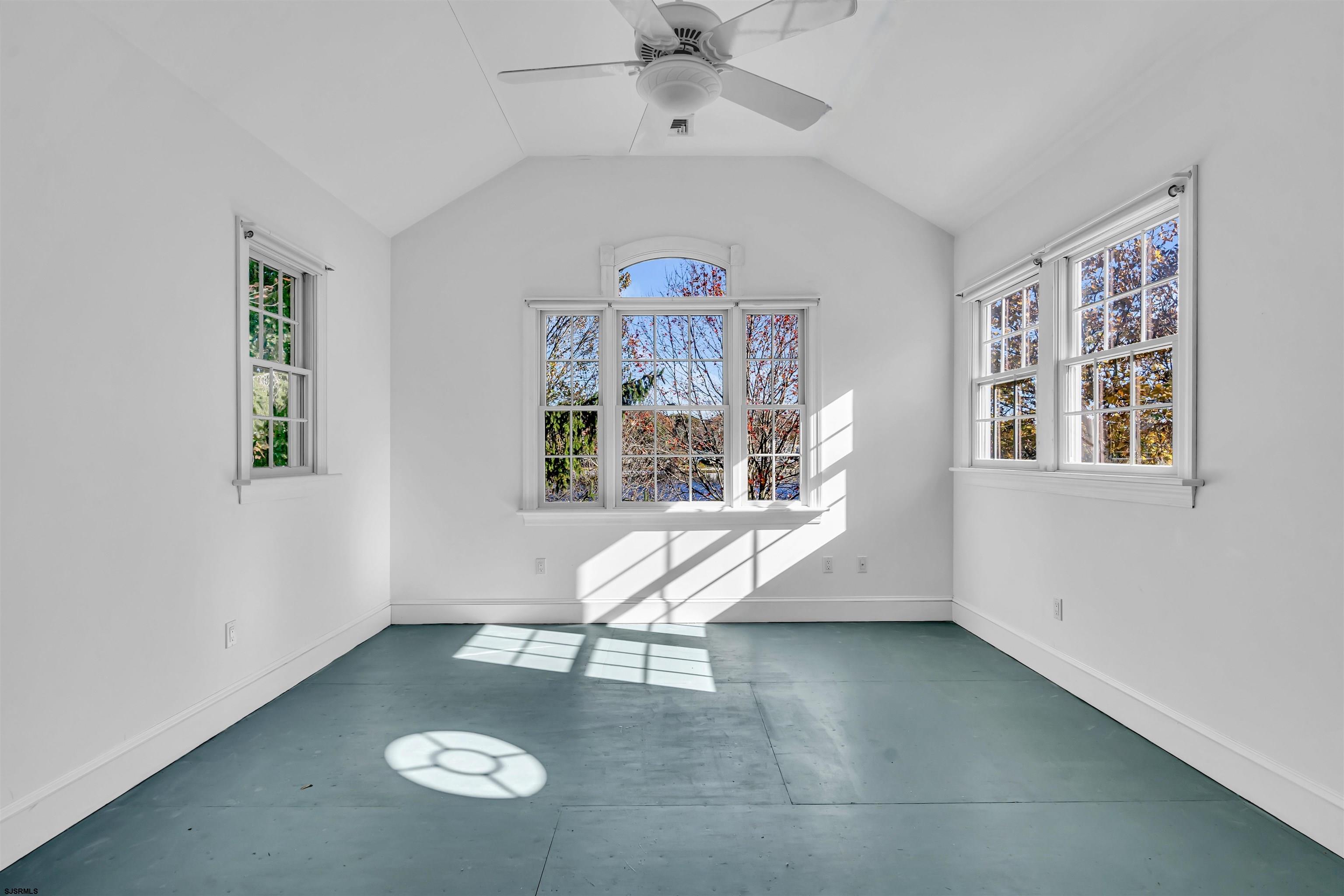 Egg Harbor Township, New Jersey 08234, United States, 5 Bedrooms Bedrooms, ,4 BathroomsBathrooms,Residential,Pending,32572