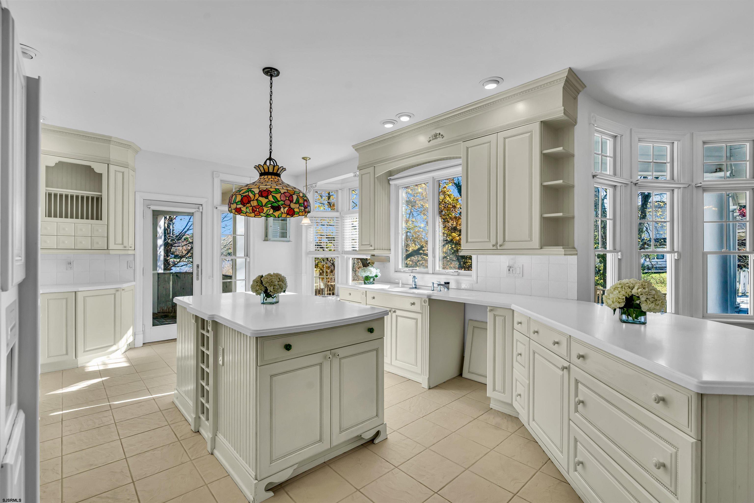 Egg Harbor Township, New Jersey 08234, United States, 5 Bedrooms Bedrooms, ,4 BathroomsBathrooms,Residential,Pending,32572