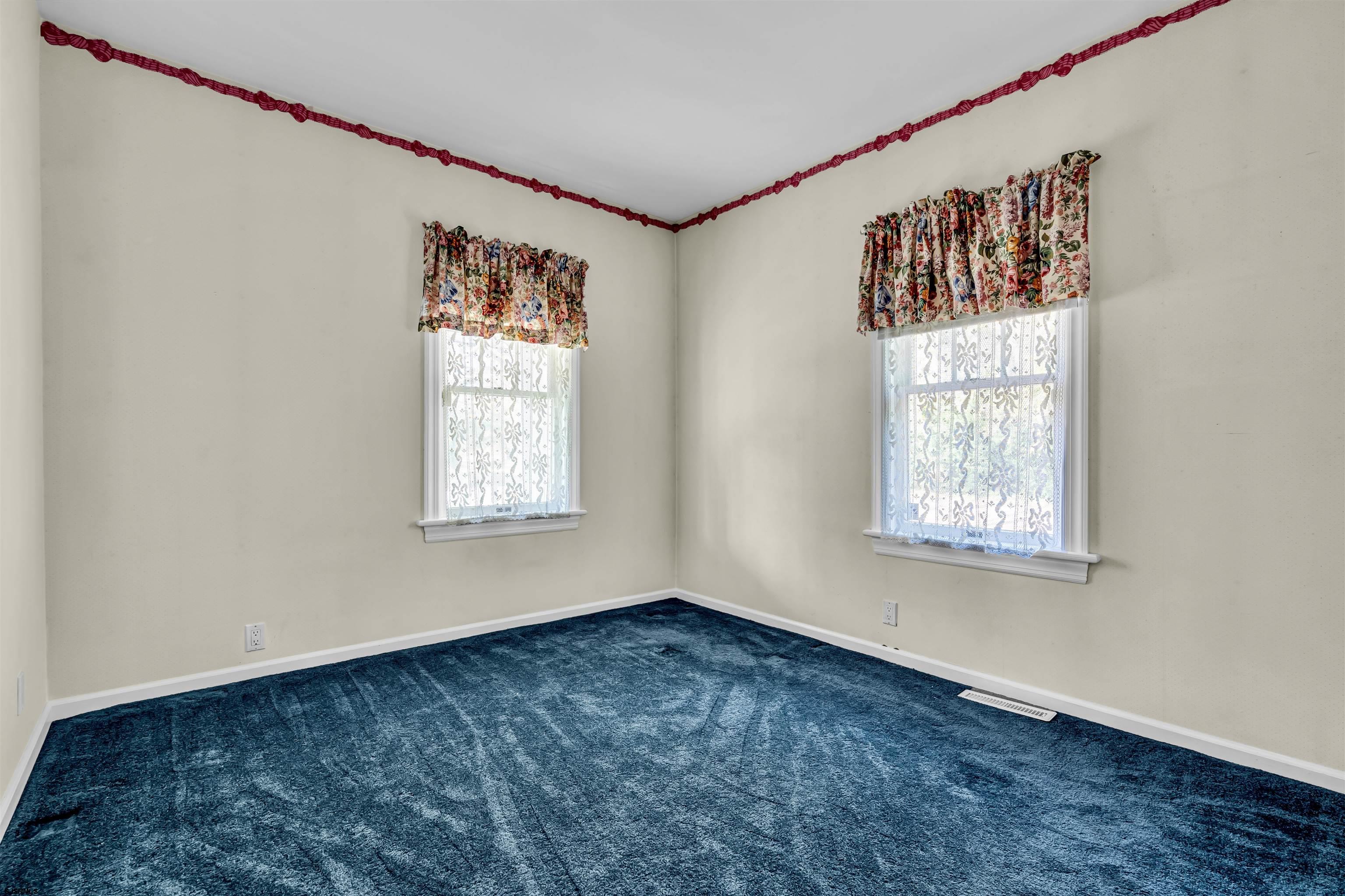 Egg Harbor Township, New Jersey 08234, United States, 5 Bedrooms Bedrooms, ,4 BathroomsBathrooms,Residential,Pending,32572