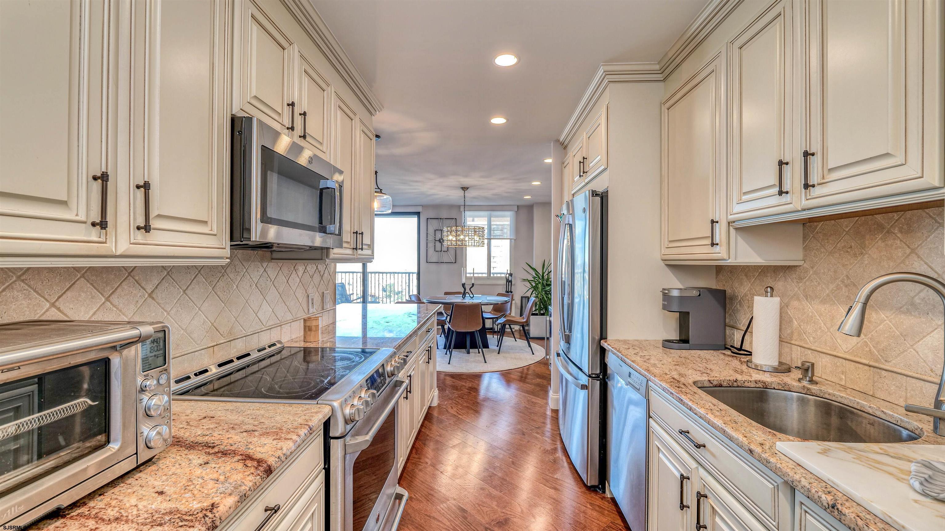 Ventnor, New Jersey 08406, United States, 1 Bedroom Bedrooms, ,2 BathroomsBathrooms,Residential,Active,241156