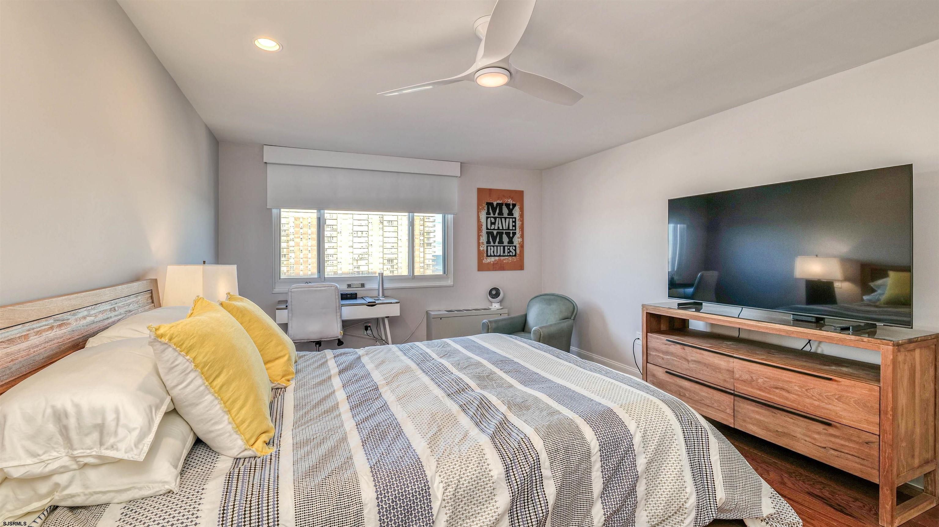 Ventnor, New Jersey 08406, United States, 1 Bedroom Bedrooms, ,2 BathroomsBathrooms,Residential,Active,241156