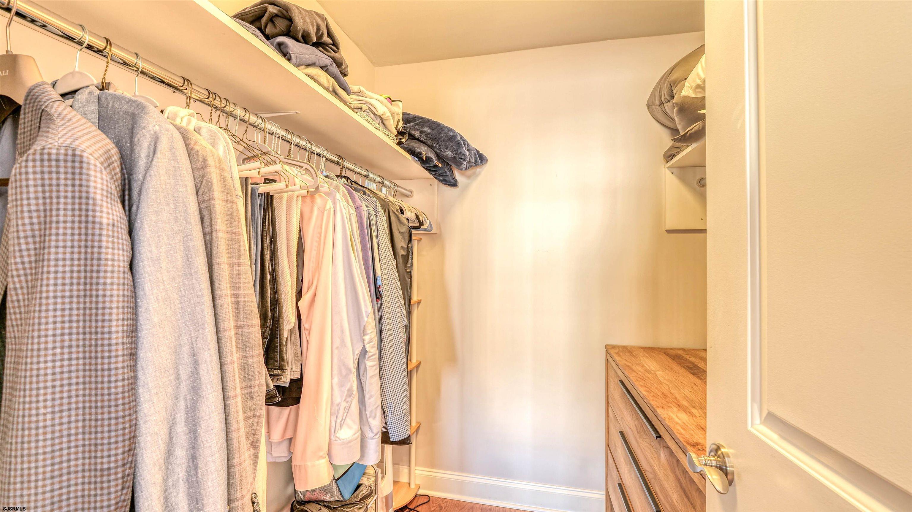 Ventnor, New Jersey 08406, United States, 1 Bedroom Bedrooms, ,2 BathroomsBathrooms,Residential,Active,241156