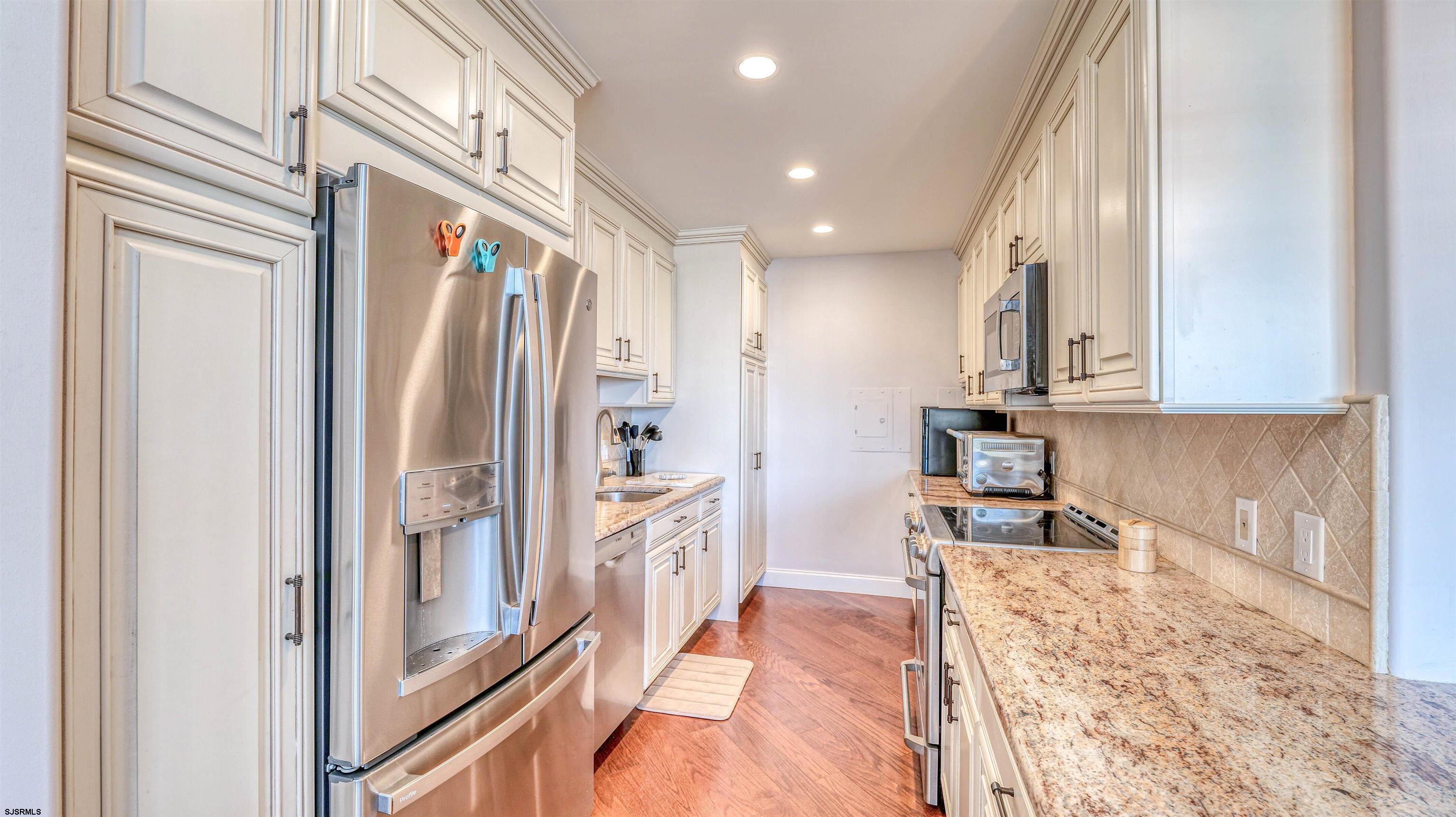 Ventnor, New Jersey 08406, United States, 1 Bedroom Bedrooms, ,2 BathroomsBathrooms,Residential,Active,241156