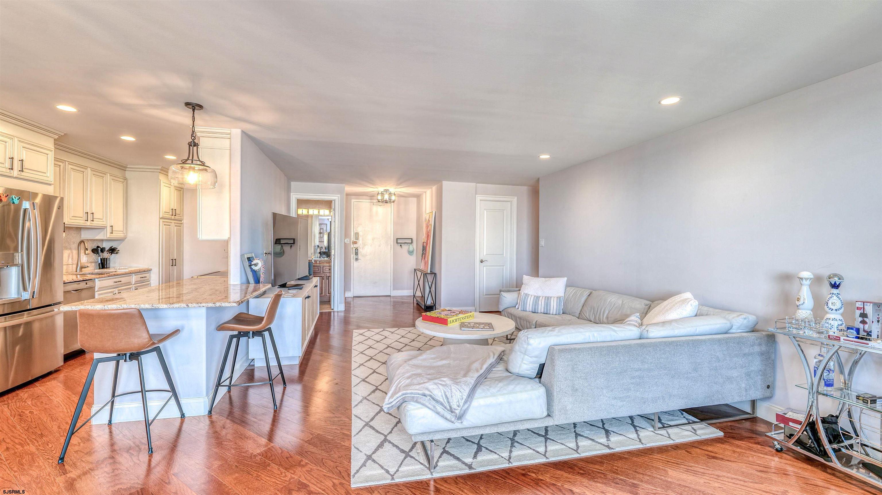 Ventnor, New Jersey 08406, United States, 1 Bedroom Bedrooms, ,2 BathroomsBathrooms,Residential,Active,241156