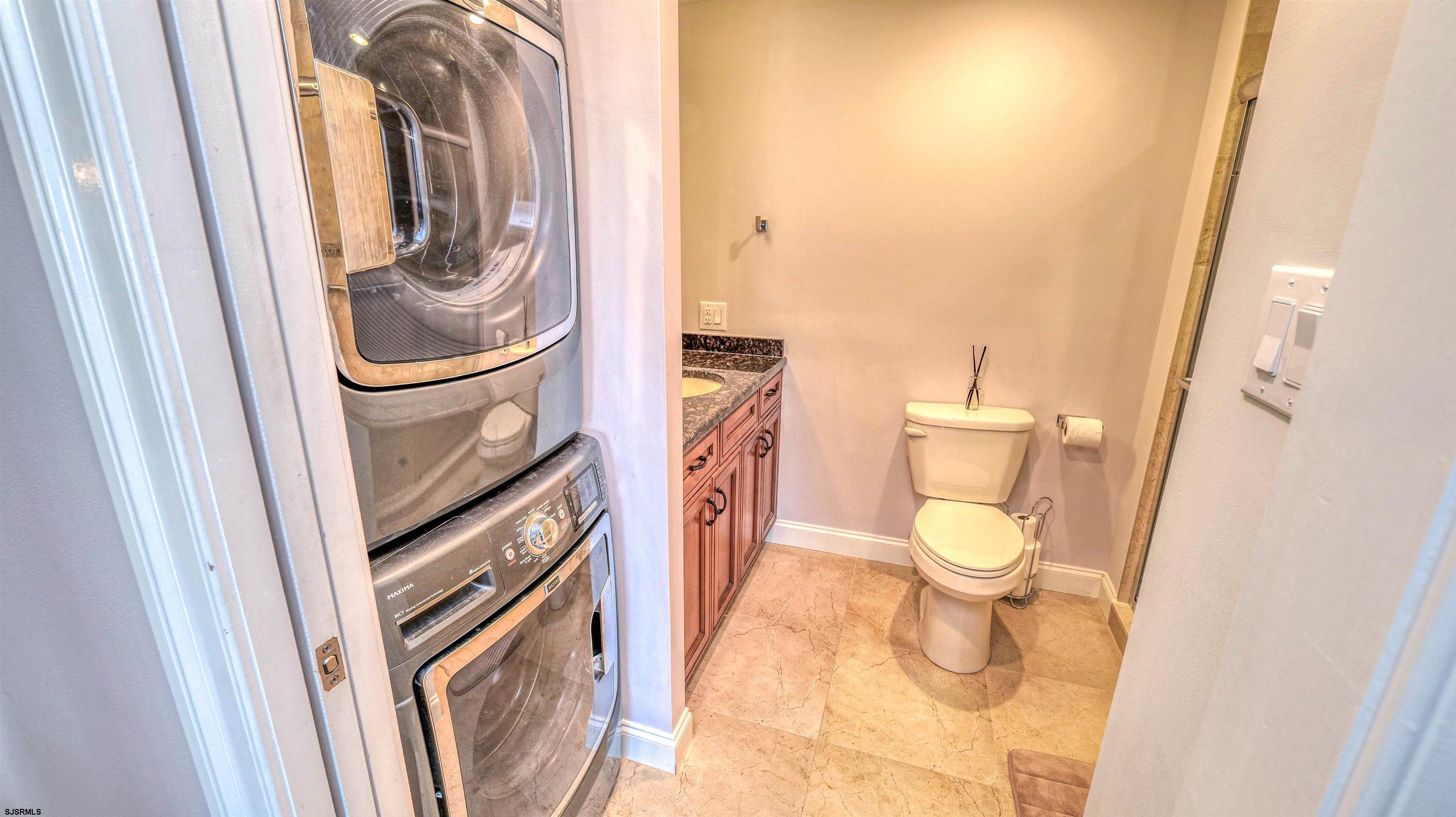 Ventnor, New Jersey 08406, United States, 1 Bedroom Bedrooms, ,2 BathroomsBathrooms,Residential,Active,241156