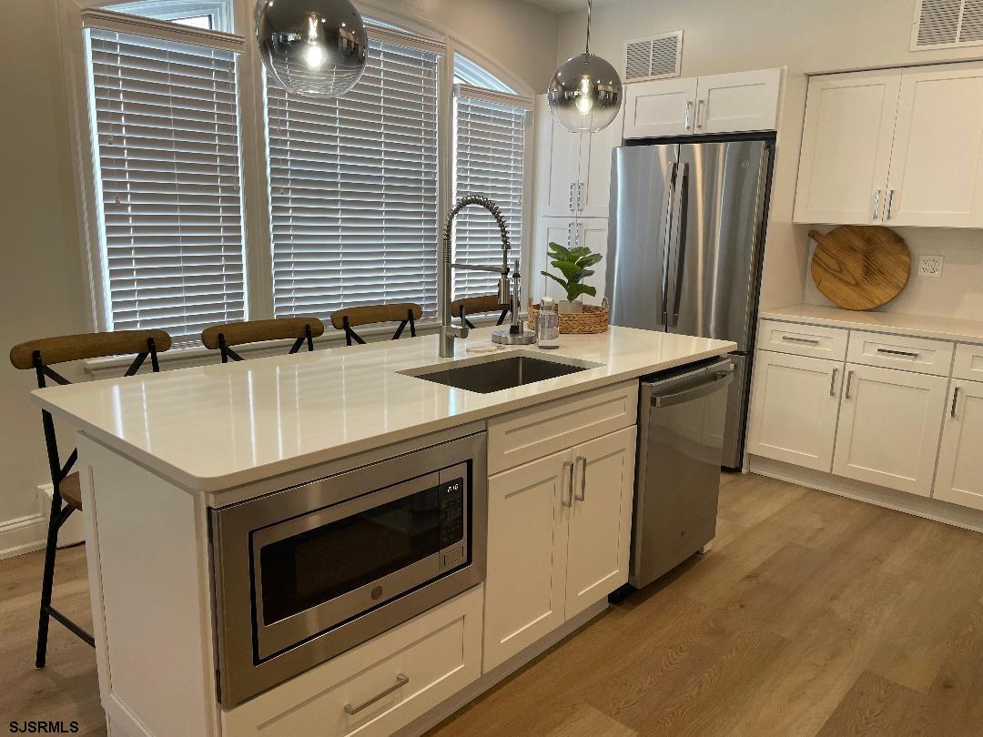 Ventnor, New Jersey 08406, United States, 3 Bedrooms Bedrooms, ,4 BathroomsBathrooms,Residential,Active,303