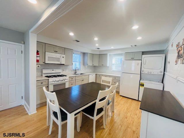 Ventnor, New Jersey 08406, United States, 3 Bedrooms Bedrooms, ,2 BathroomsBathrooms,Residential,Active,32059