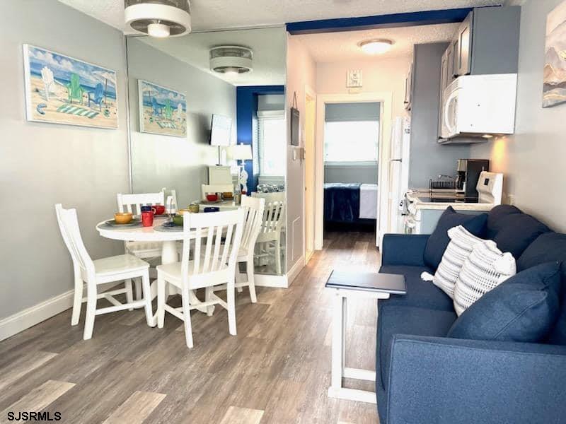 Ventnor, New Jersey 08406, United States, 1 Bedroom Bedrooms, ,1 BathroomBathrooms,Residential,Active,81076