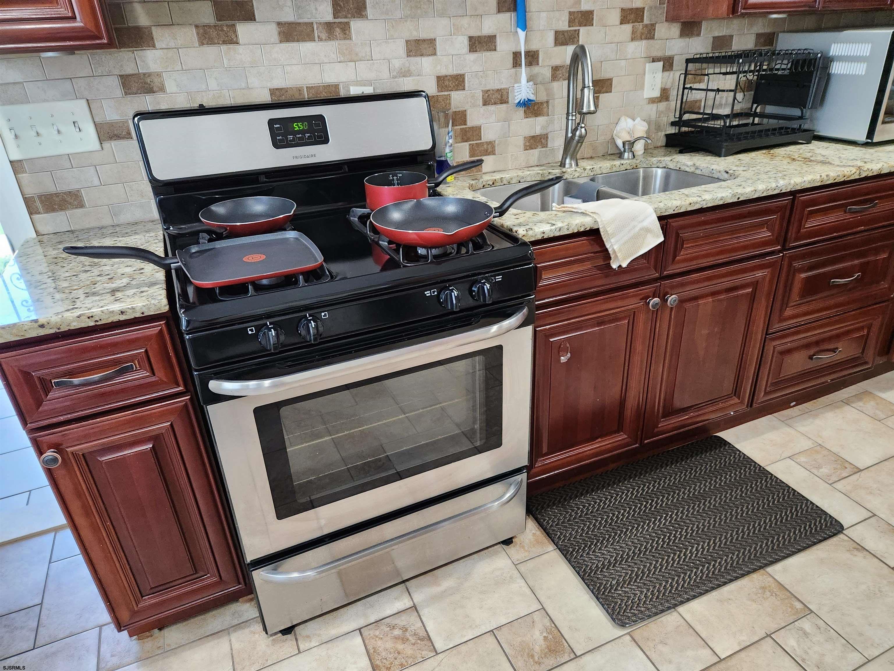 Atlantic City, New Jersey 08401, United States, 3 Bedrooms Bedrooms, ,2 BathroomsBathrooms,Residential,Active,16401